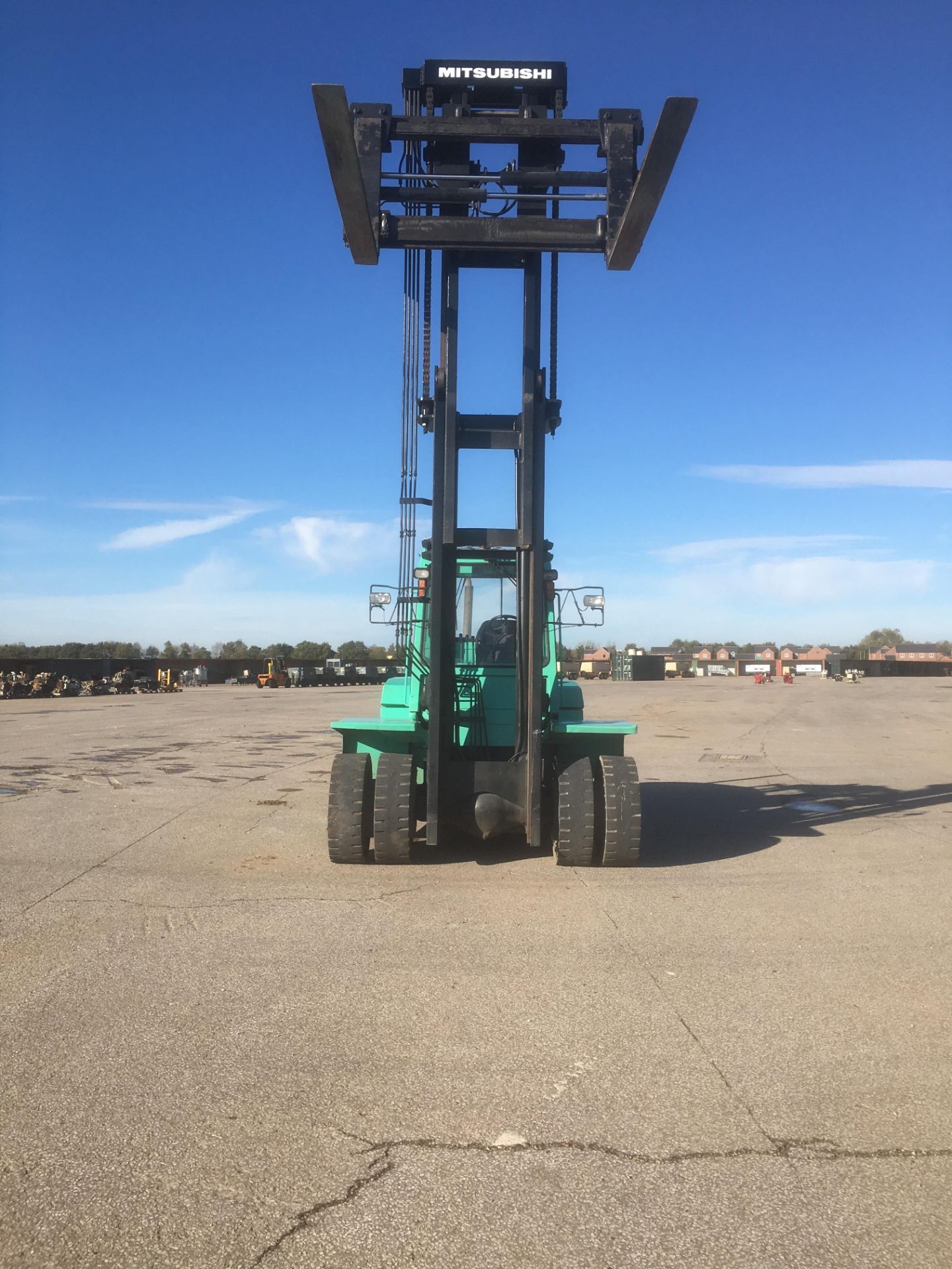 * Mitsubishi FD150 15 tonne Forklift A 1999 Mitsubishi Model FD150 15 tonne capacity - Image 7 of 8