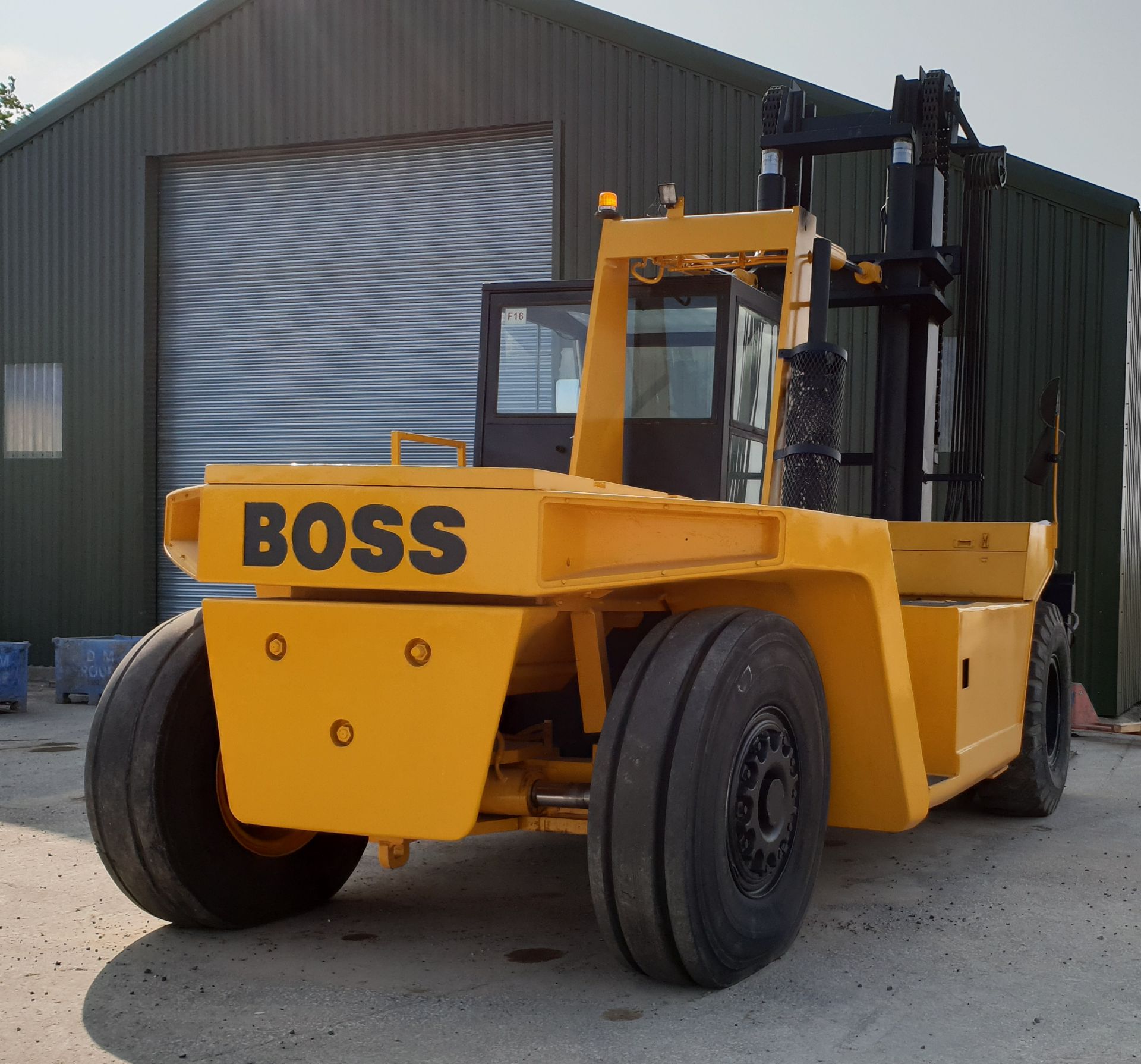 * Lancer Boss 28 Tonne Forklift Truck (refurbished). Lancer Boss Model 62812GP/MK5A-1 28 tonne - Image 3 of 15