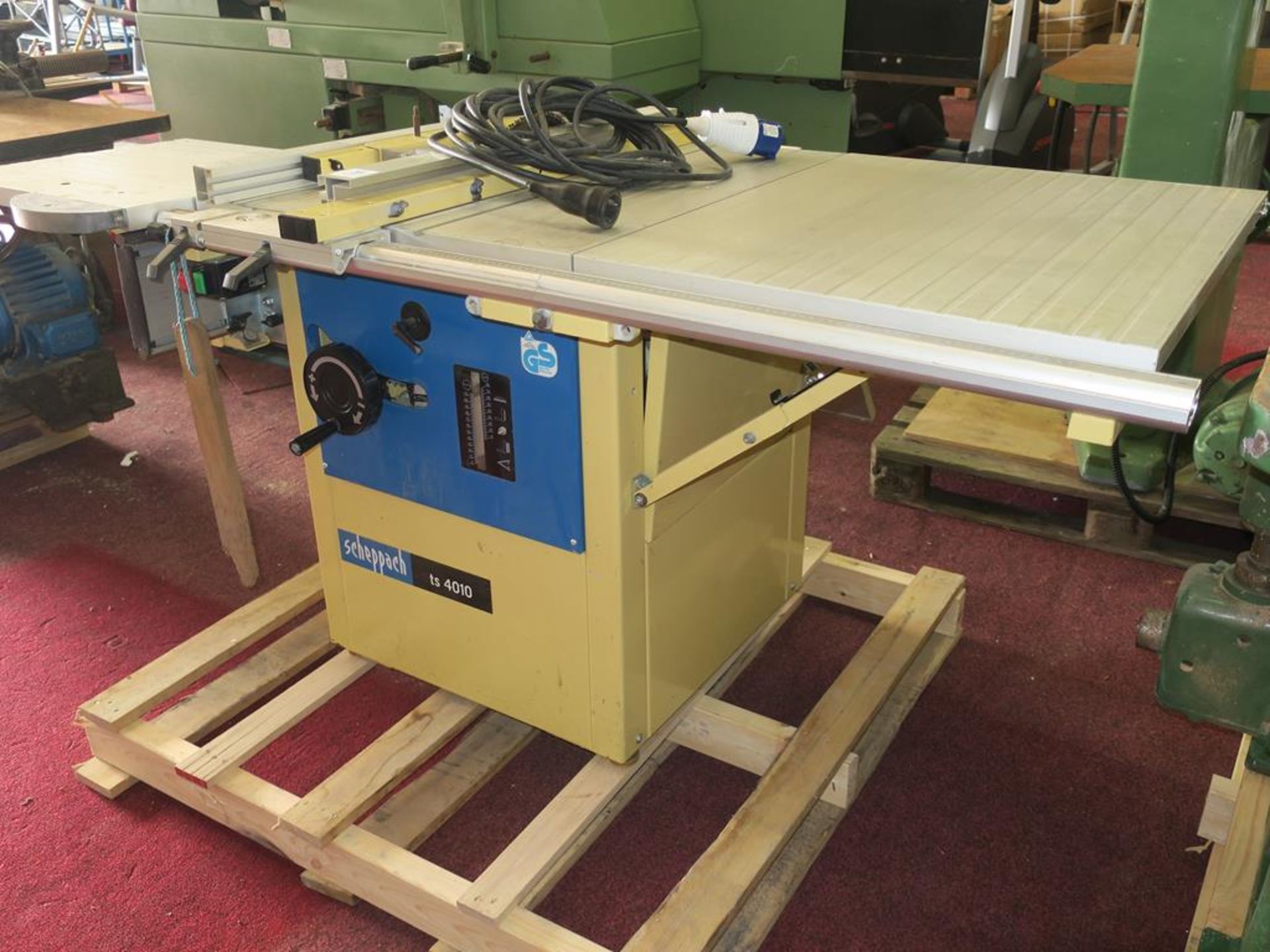 * Scheppach TS 4010 Sliding Table Saw 240V. Please note there is a £10 Plus VAT Lift Out Fee on this - Image 3 of 4