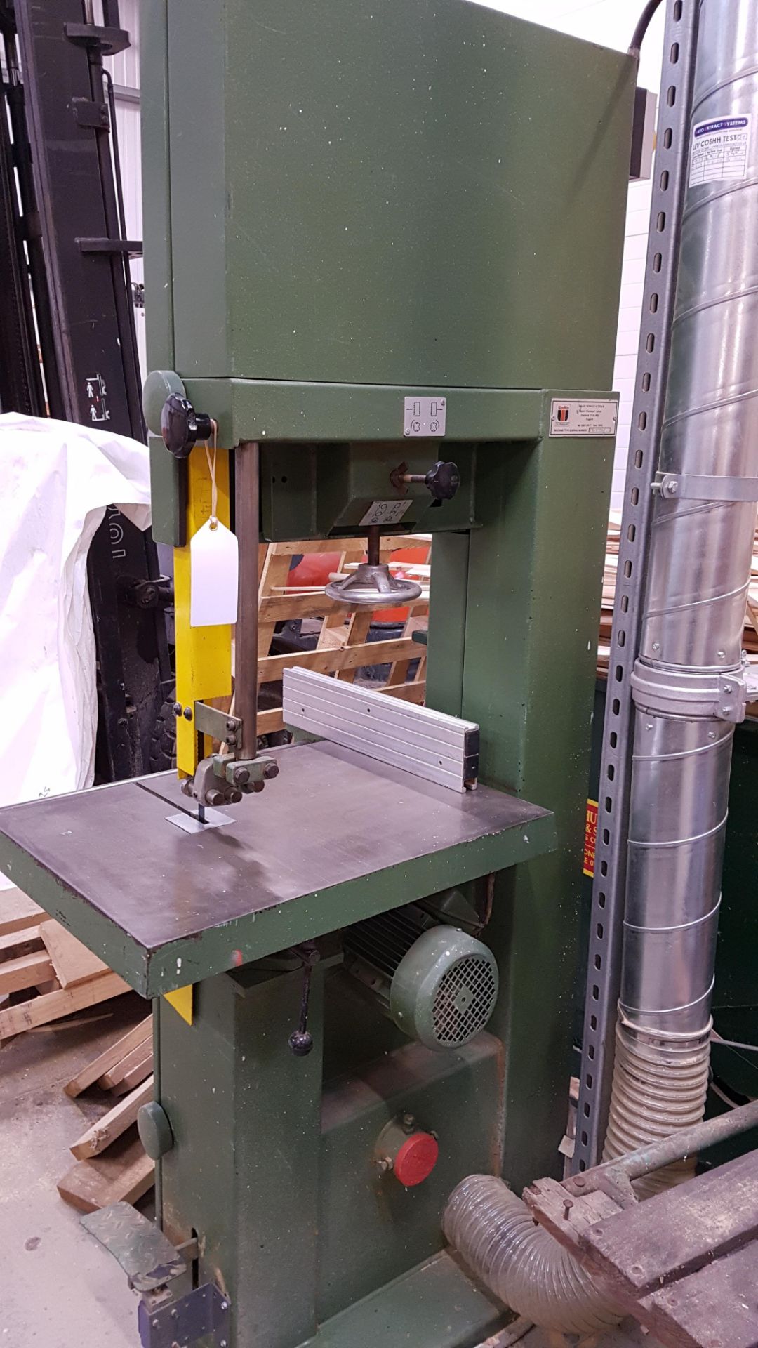 * Wadkin C500 Vertical Bandsaw A Wadkin C500 Vertical Bandsaw Machine No:C5/89936. Please Note: - Image 2 of 5