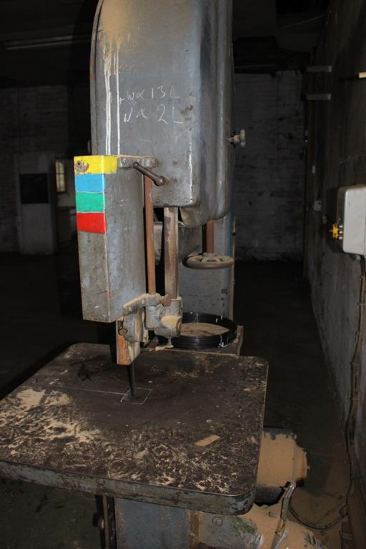 * Pickles Vertical Bandsaw A Pickles 3 phase Vertical Bandsaw S/N 4435. Please note this lot is - Image 4 of 5