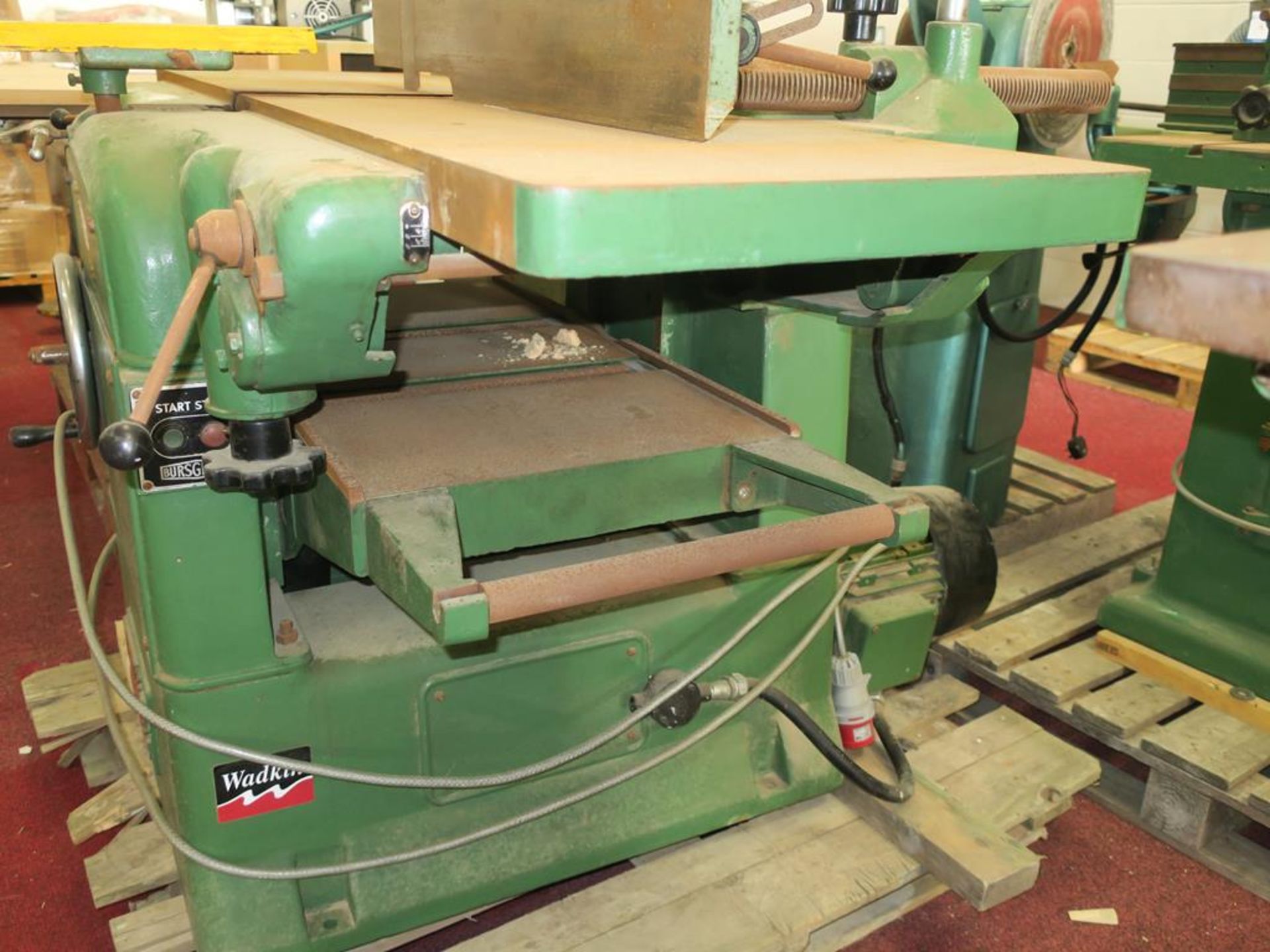 * Wadkin Bursgreen ZT3 S/N 8WM 650902 18'' Planer Thicknessor 3PH. Please note there is a £10 Plus - Image 2 of 4