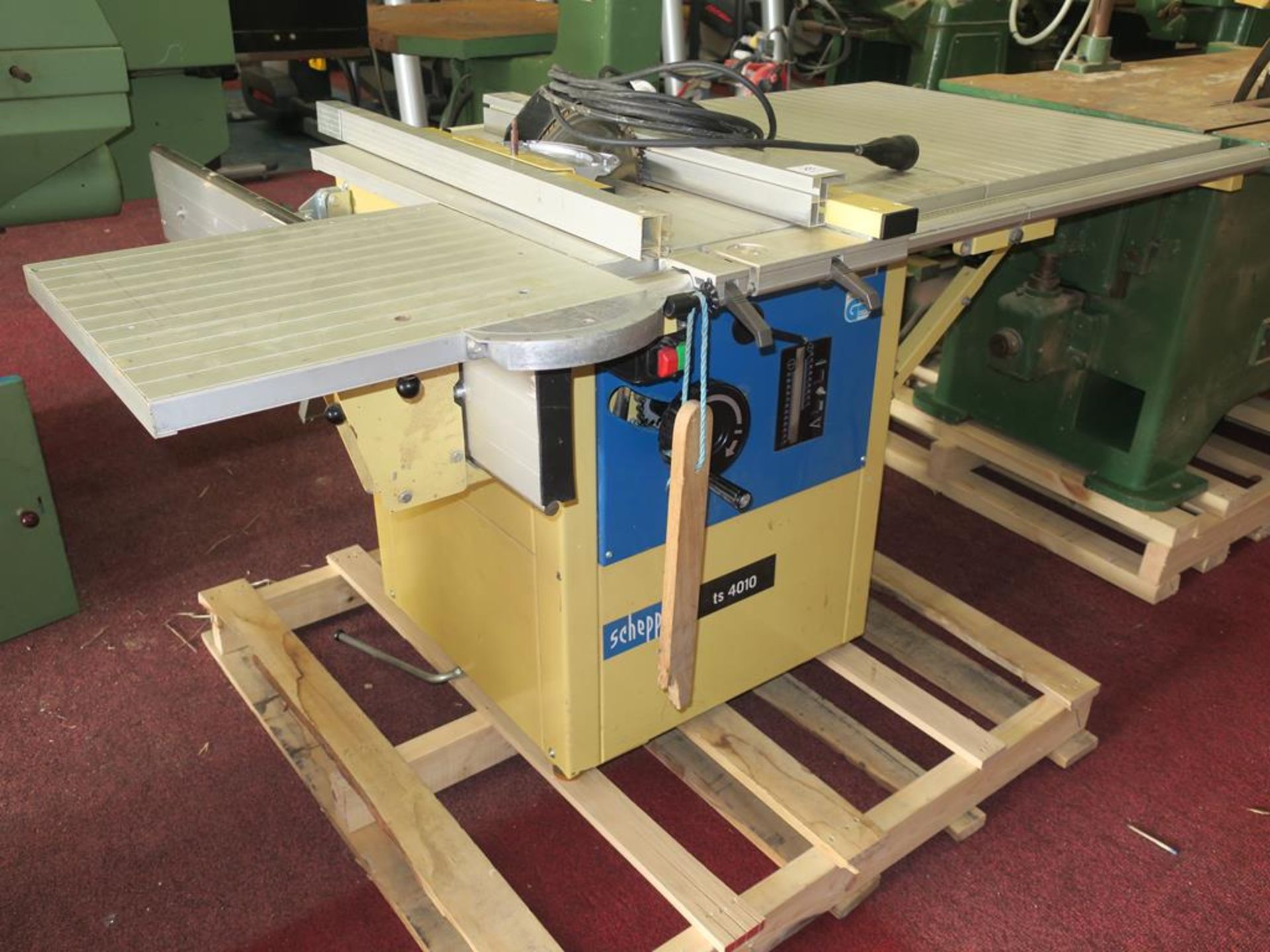 * Scheppach TS 4010 Sliding Table Saw 240V. Please note there is a £10 Plus VAT Lift Out Fee on this - Image 2 of 4