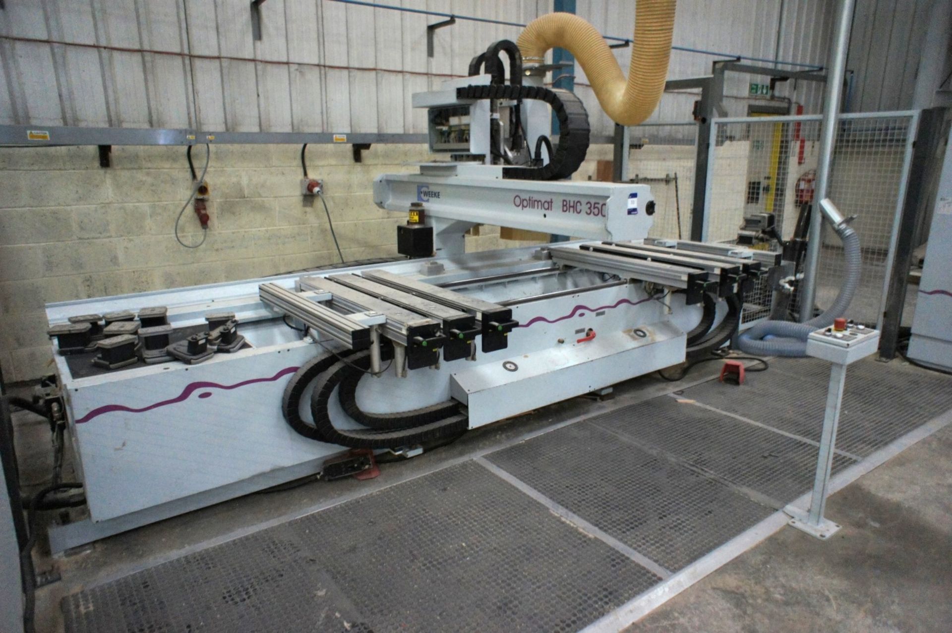 * Weeke Optimat BHC350 serial No 0-250-18-0322 CNC Woodworking Machine; YOM 2003. Please note - Image 10 of 11