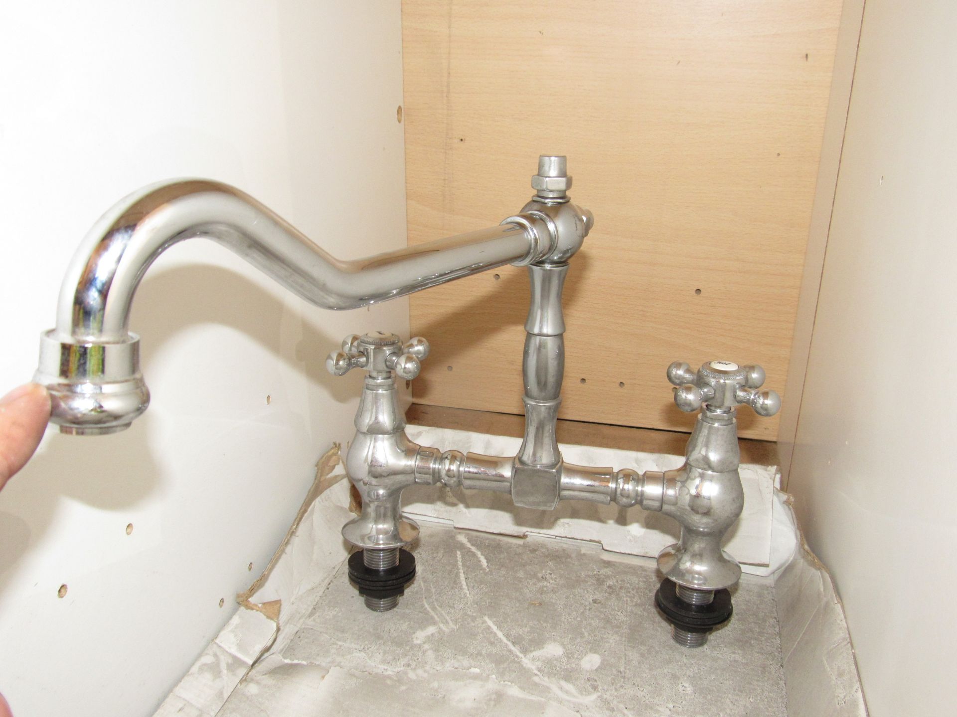 10 T500 Victorian Bridge Kitchen Sink Deck Mixer Tap - Image 2 of 2