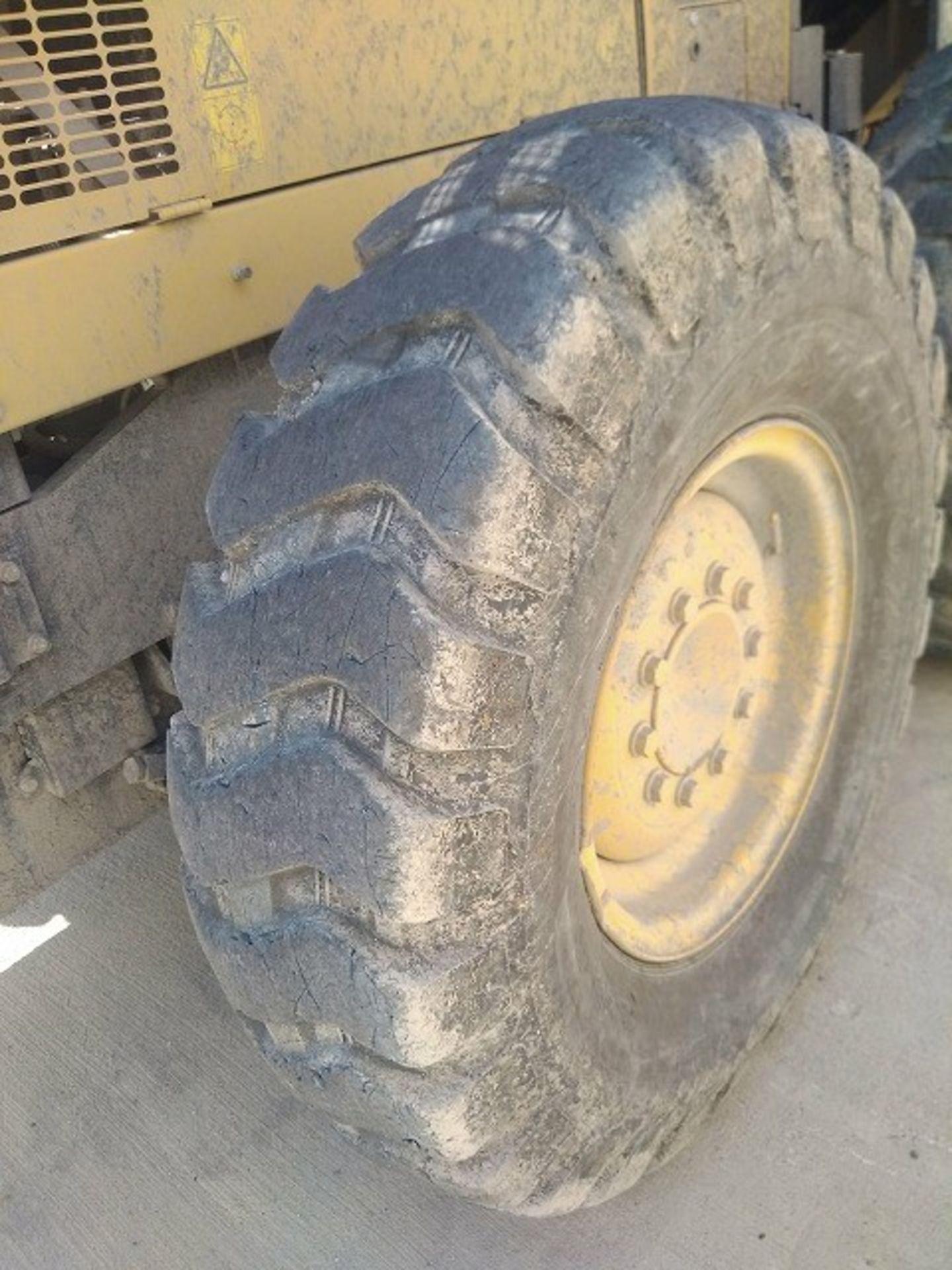 Komatsu GD555-5 Motor Grader - Image 12 of 16