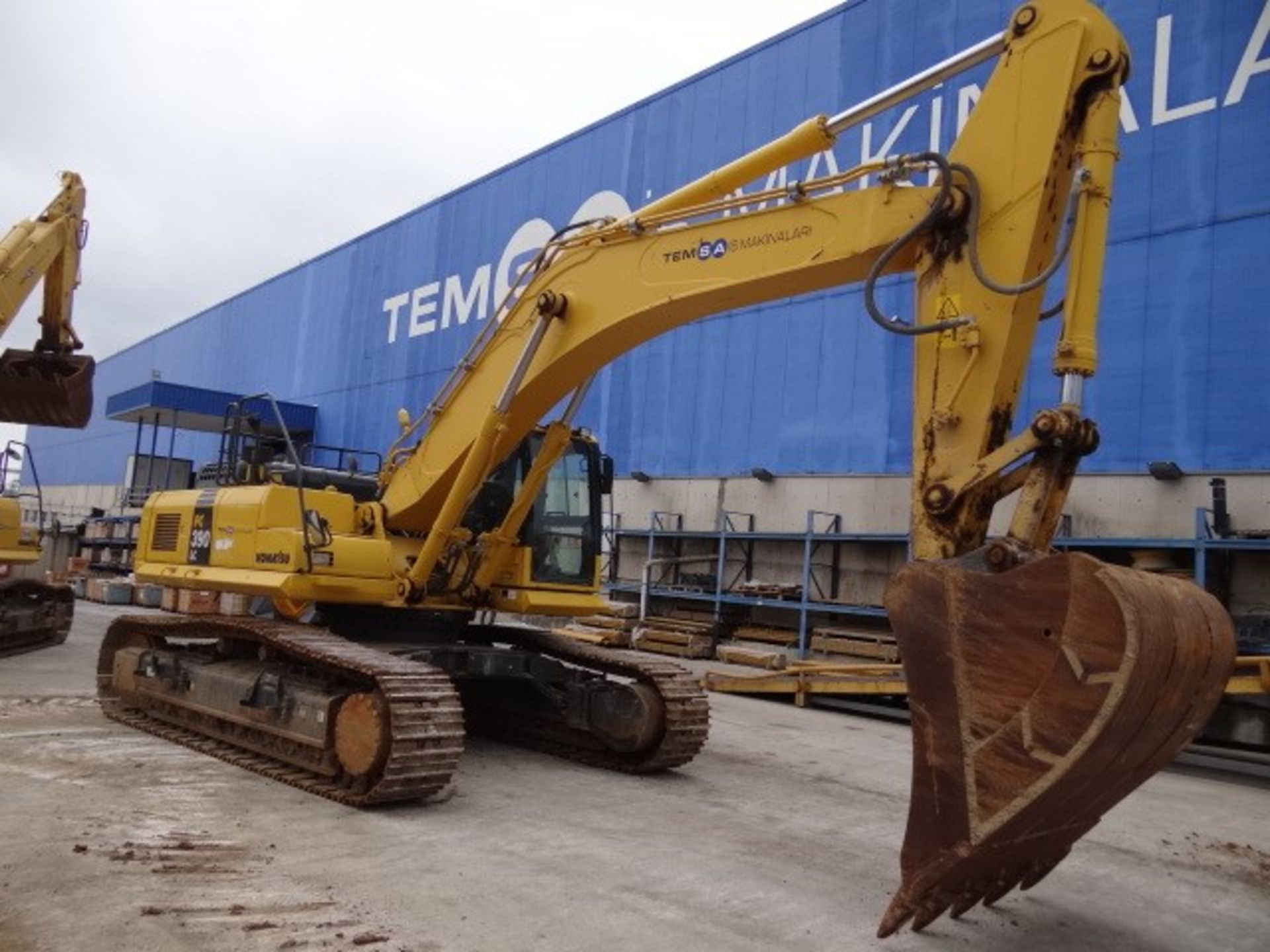 Komatsu PC390LC-8MO Tracked Excavator - Image 4 of 11