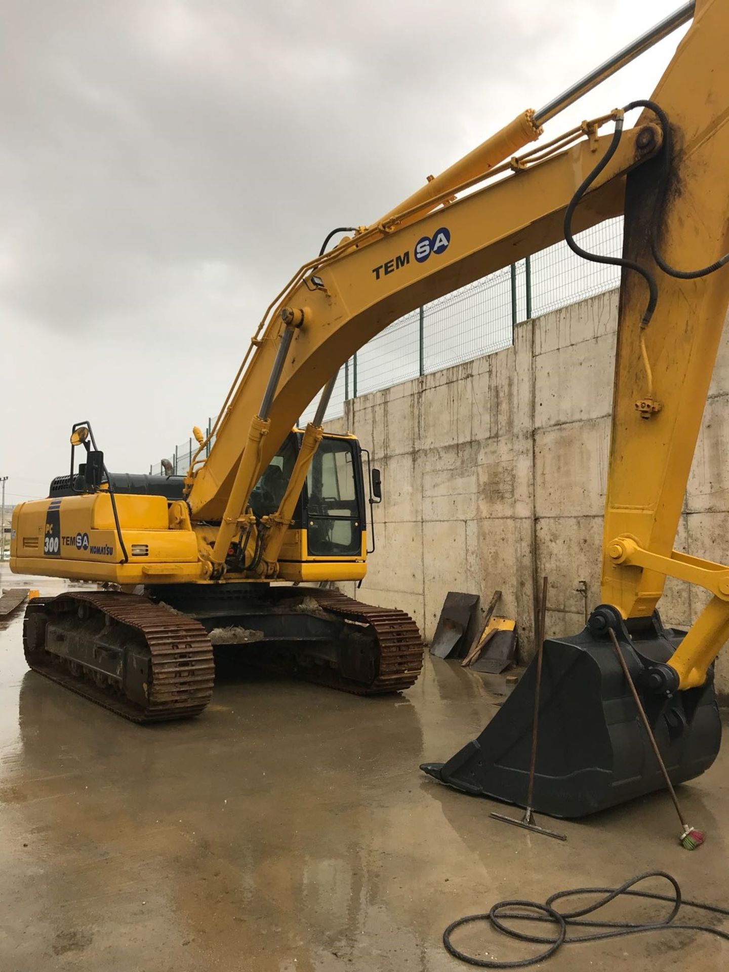 Komatsu PC300-8 Tracked Excavator