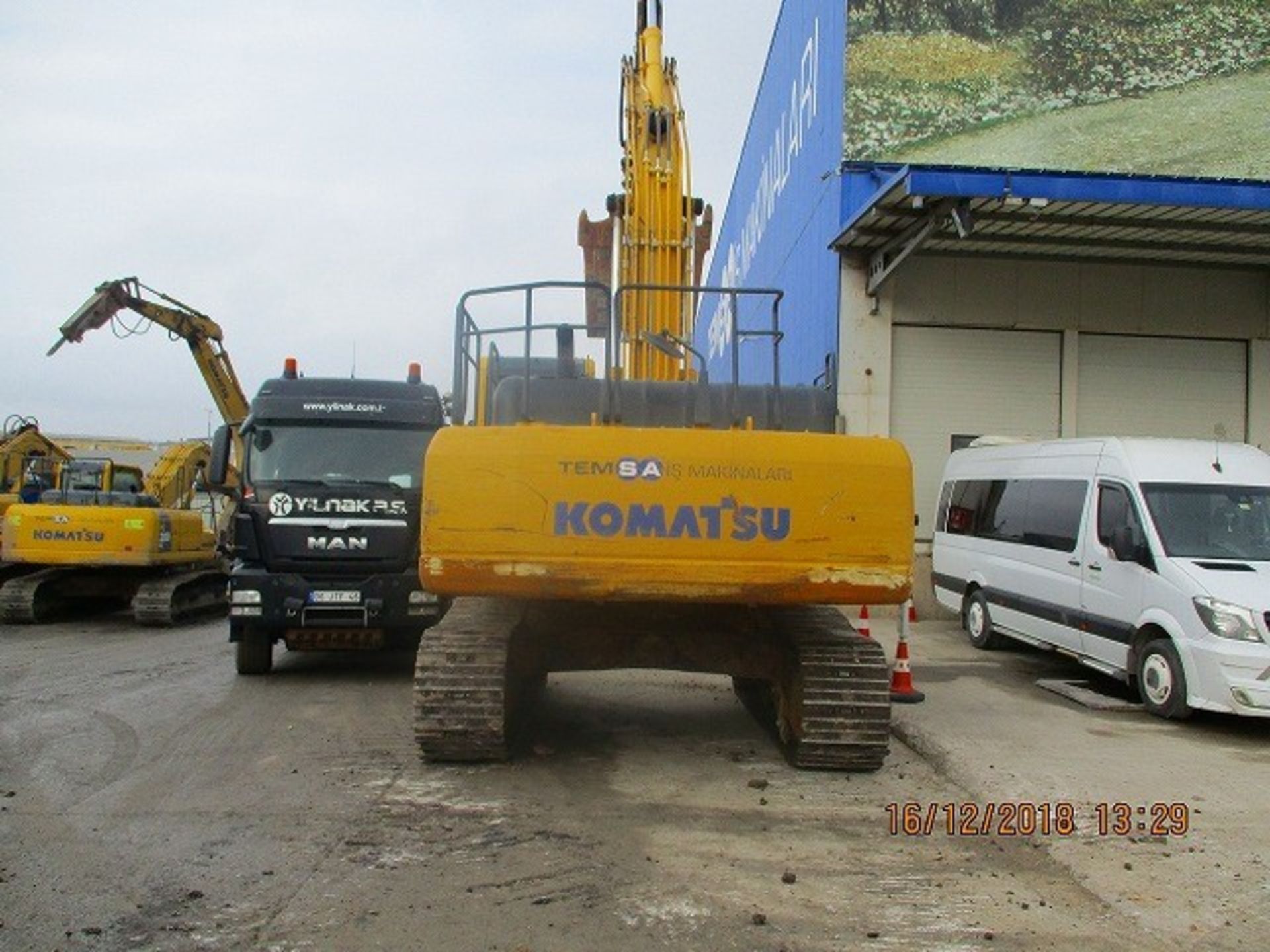 Komatsu PC300-8 Tracked Excavator - Image 3 of 31