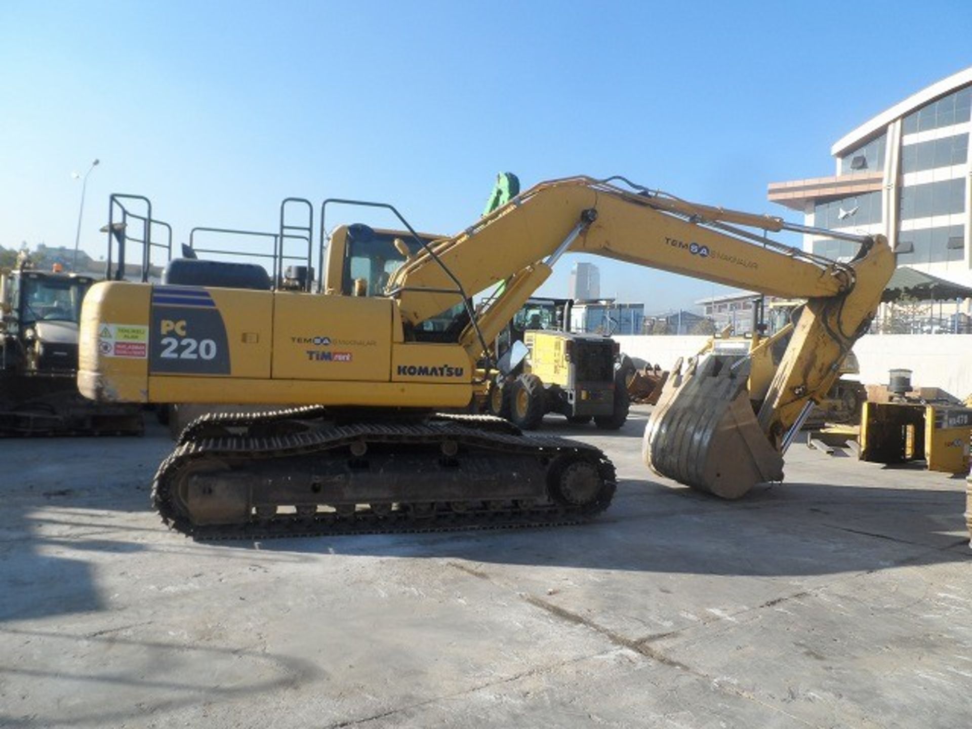 Komatsu PC220-8 Tracked Excavator - Image 7 of 34