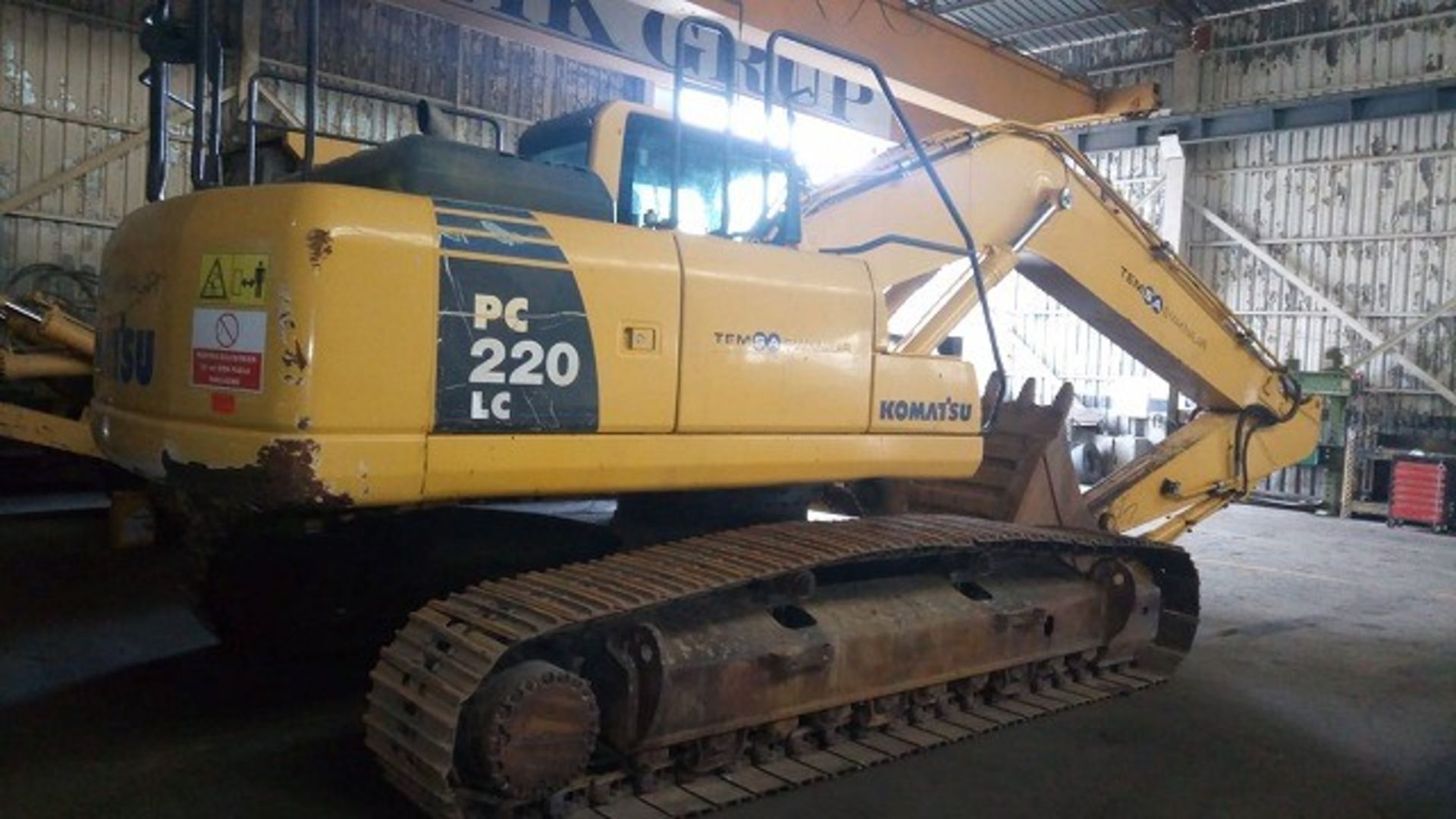 Komatsu PC220-8 Tracked Excavator - Image 9 of 10