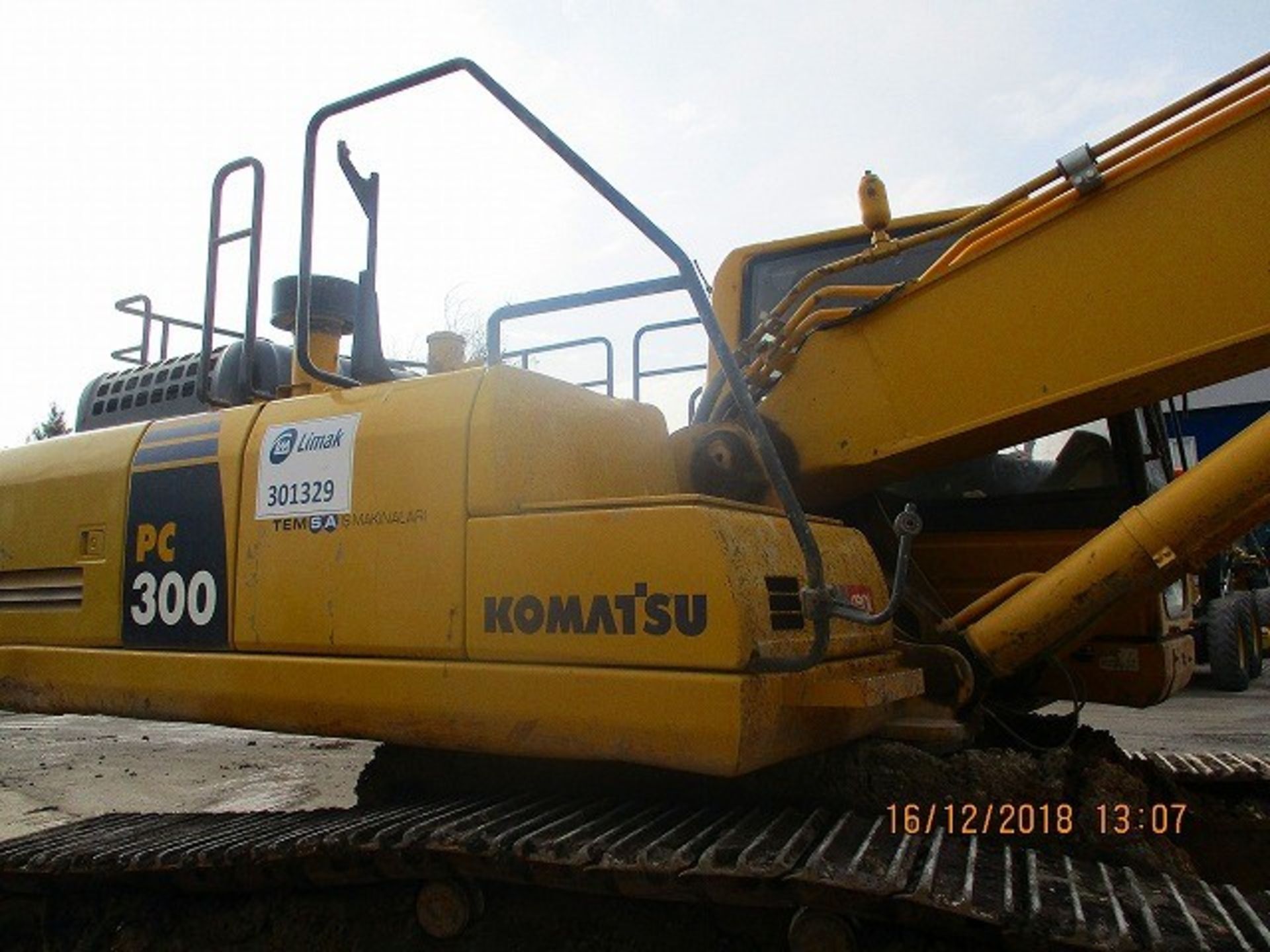 Komatsu PC300-8 Tracked Excavator - Image 9 of 31