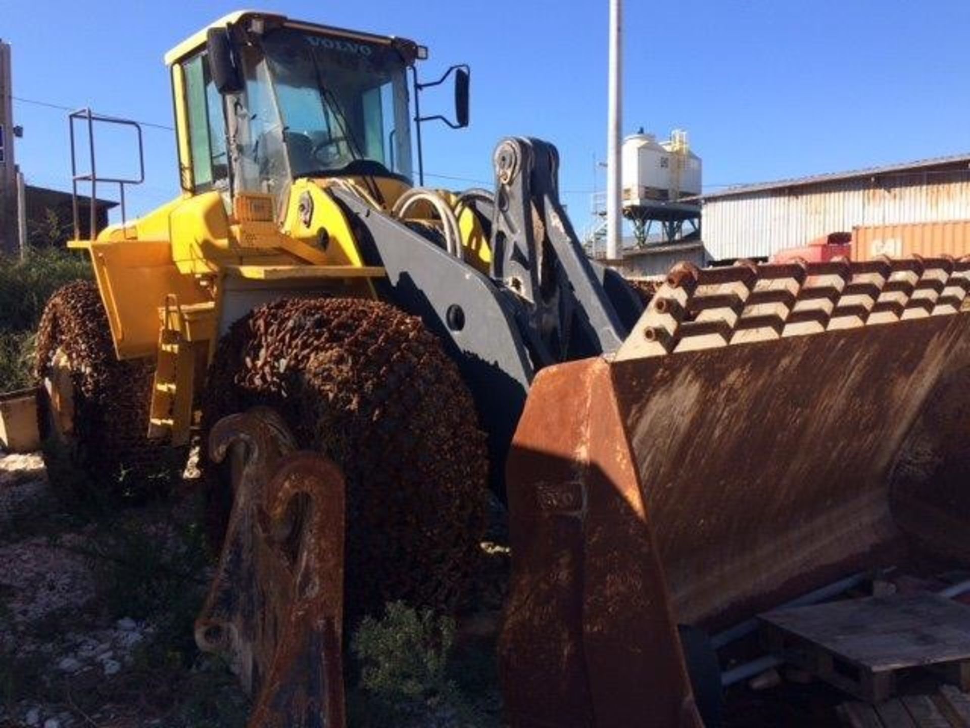 Volvo L220F Wheeled Loader - Image 5 of 8