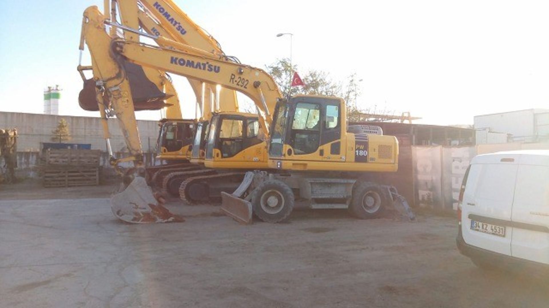 Komatsu PW180-7 Wheeled Excavator - Image 4 of 18