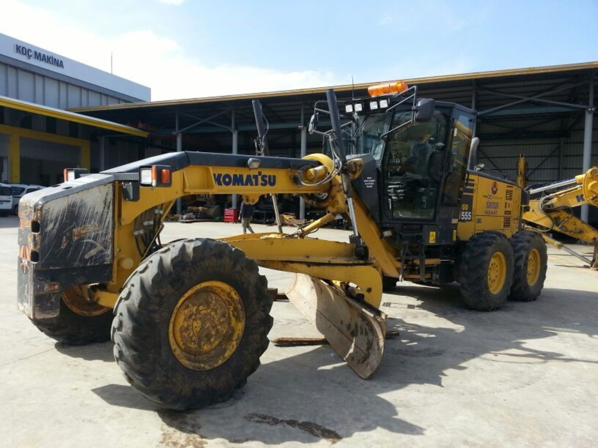 Komatsu GD555-5 Motor Grader - Image 2 of 10