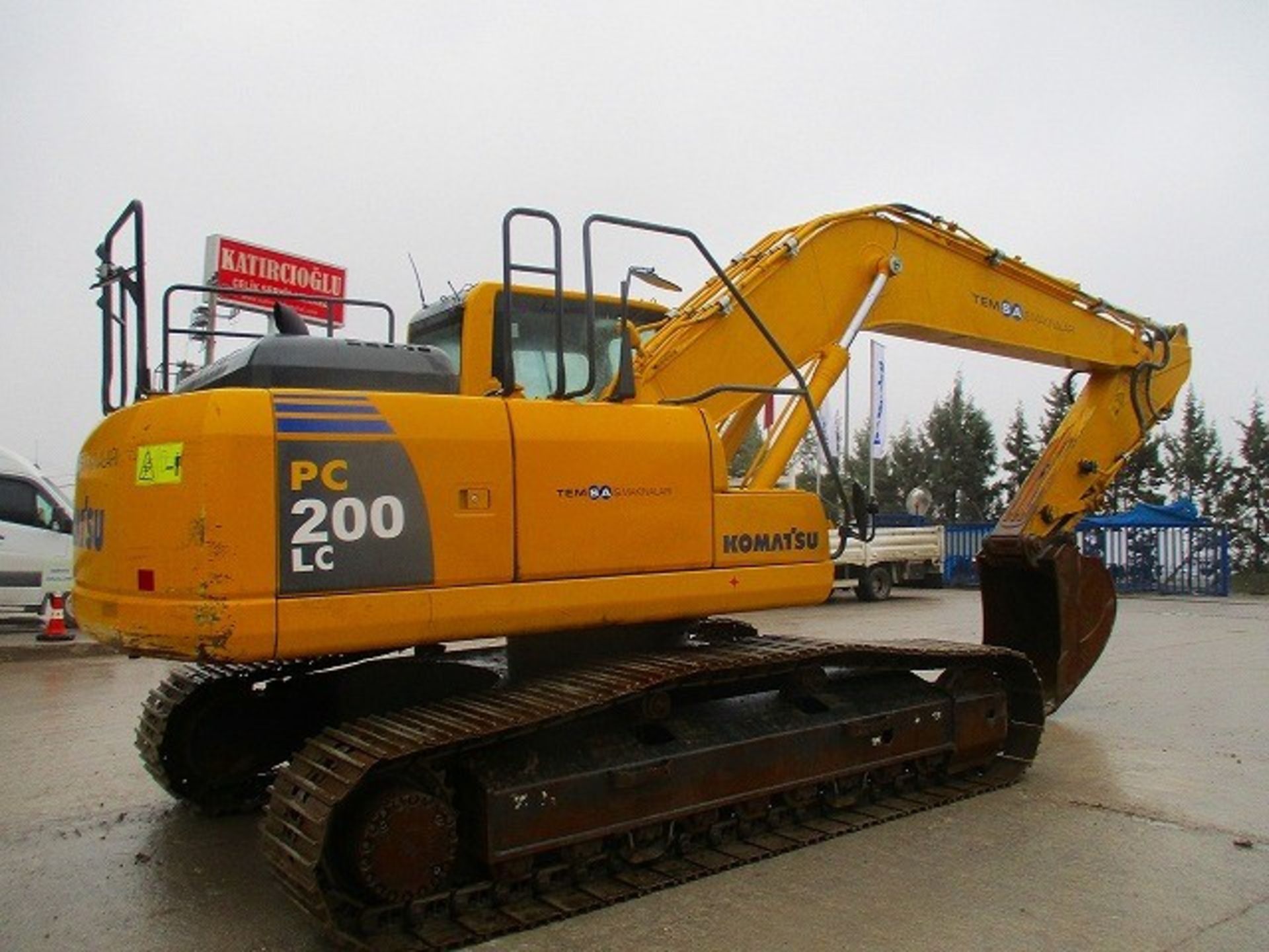 Komatsu PC200LC-8 Tracked Excavator