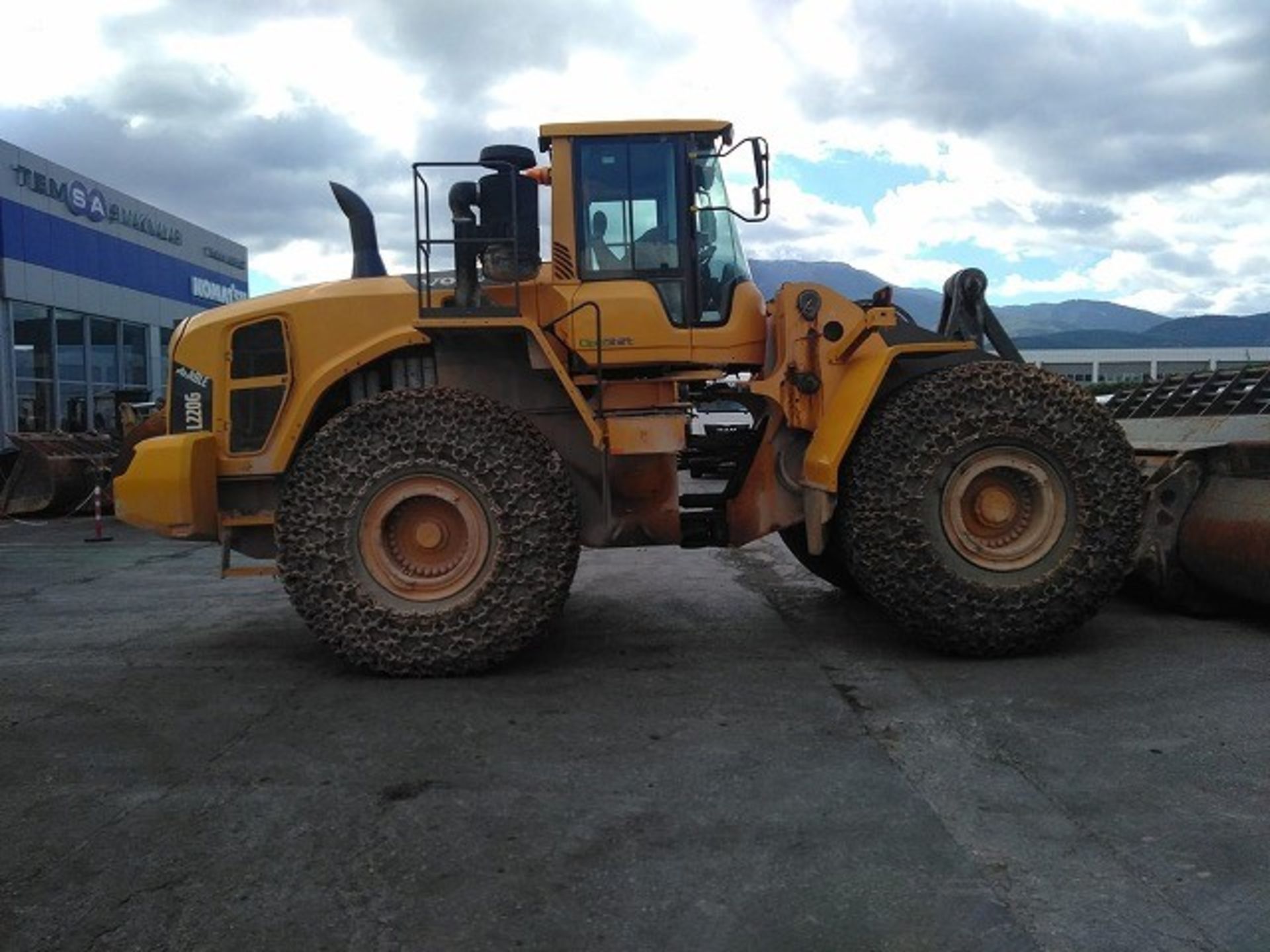 Volvo L220G Wheeled Loader - Image 4 of 11