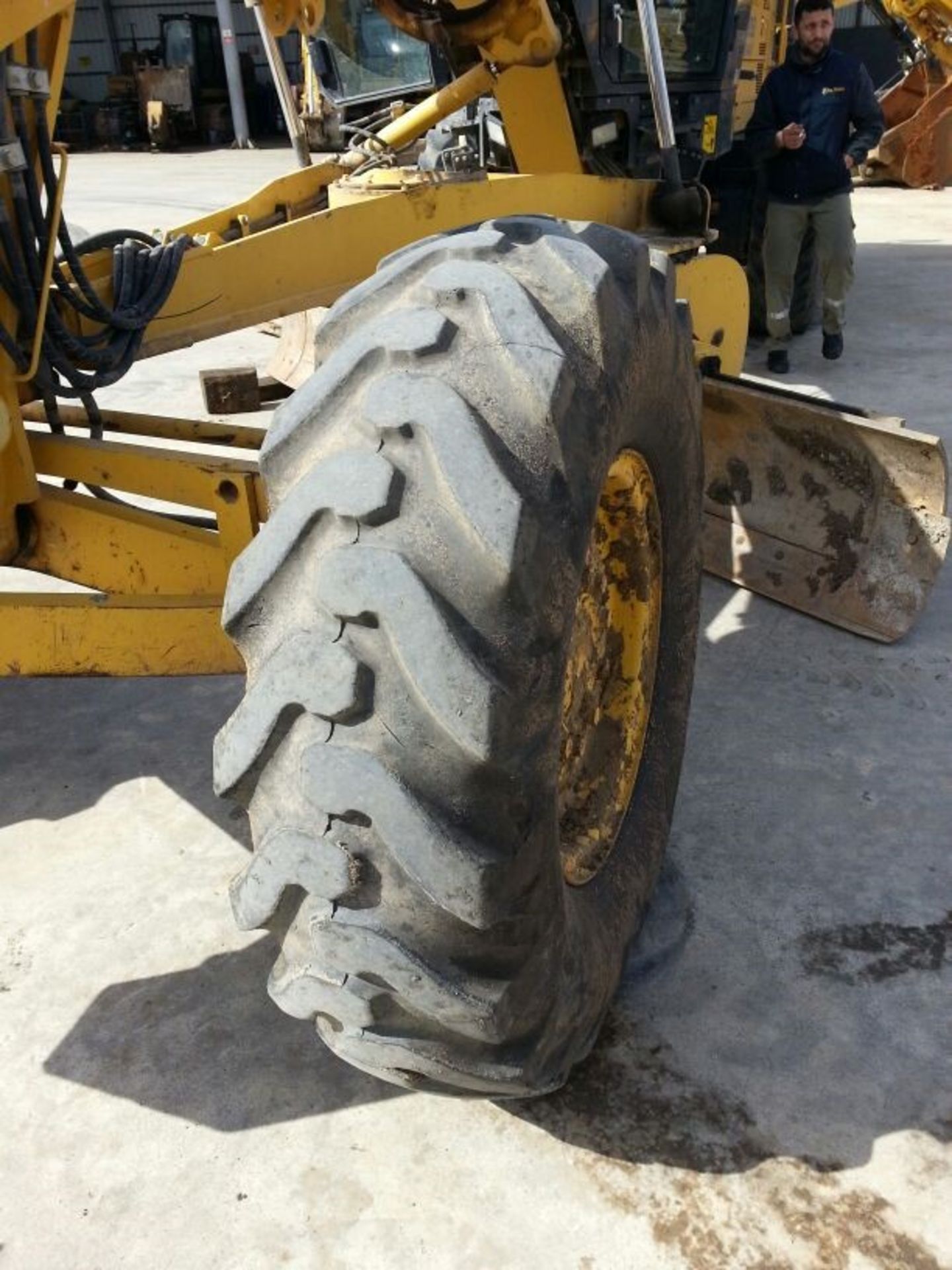 Komatsu GD555-5 Motor Grader - Image 8 of 10