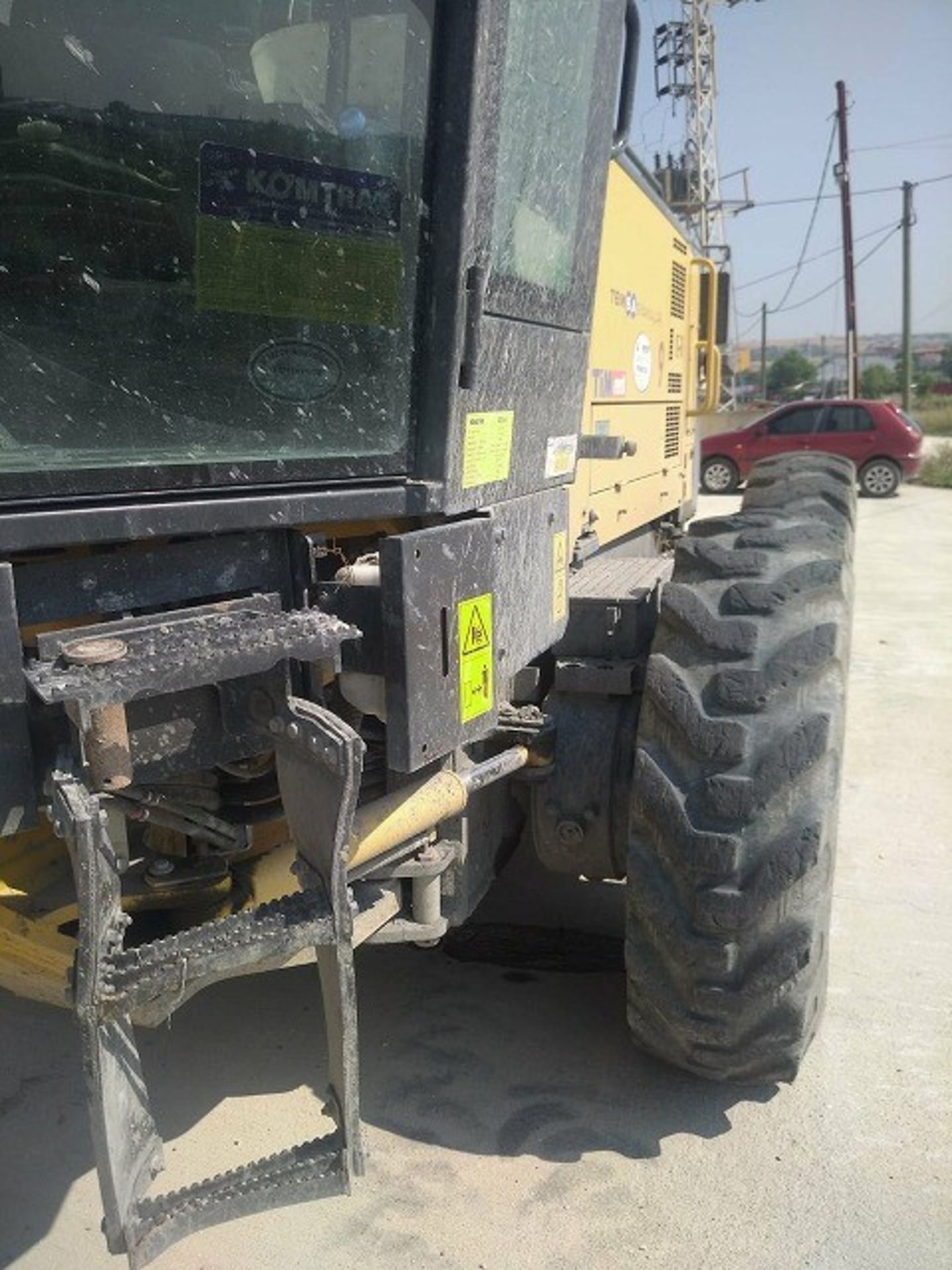 Komatsu GD555-5 Motor Grader - Image 15 of 16