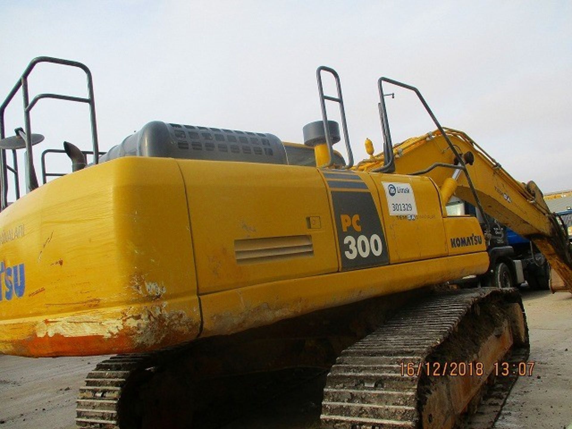 Komatsu PC300-8 Tracked Excavator - Image 6 of 31