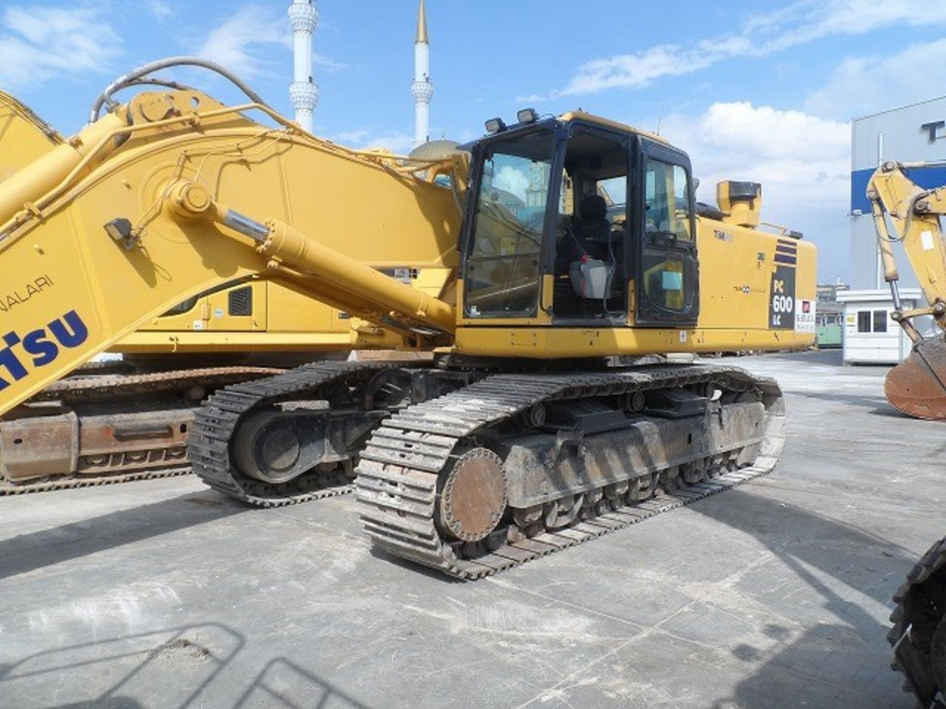 Komatsu PC600LC-8EO Tracked Excavator - Image 3 of 32