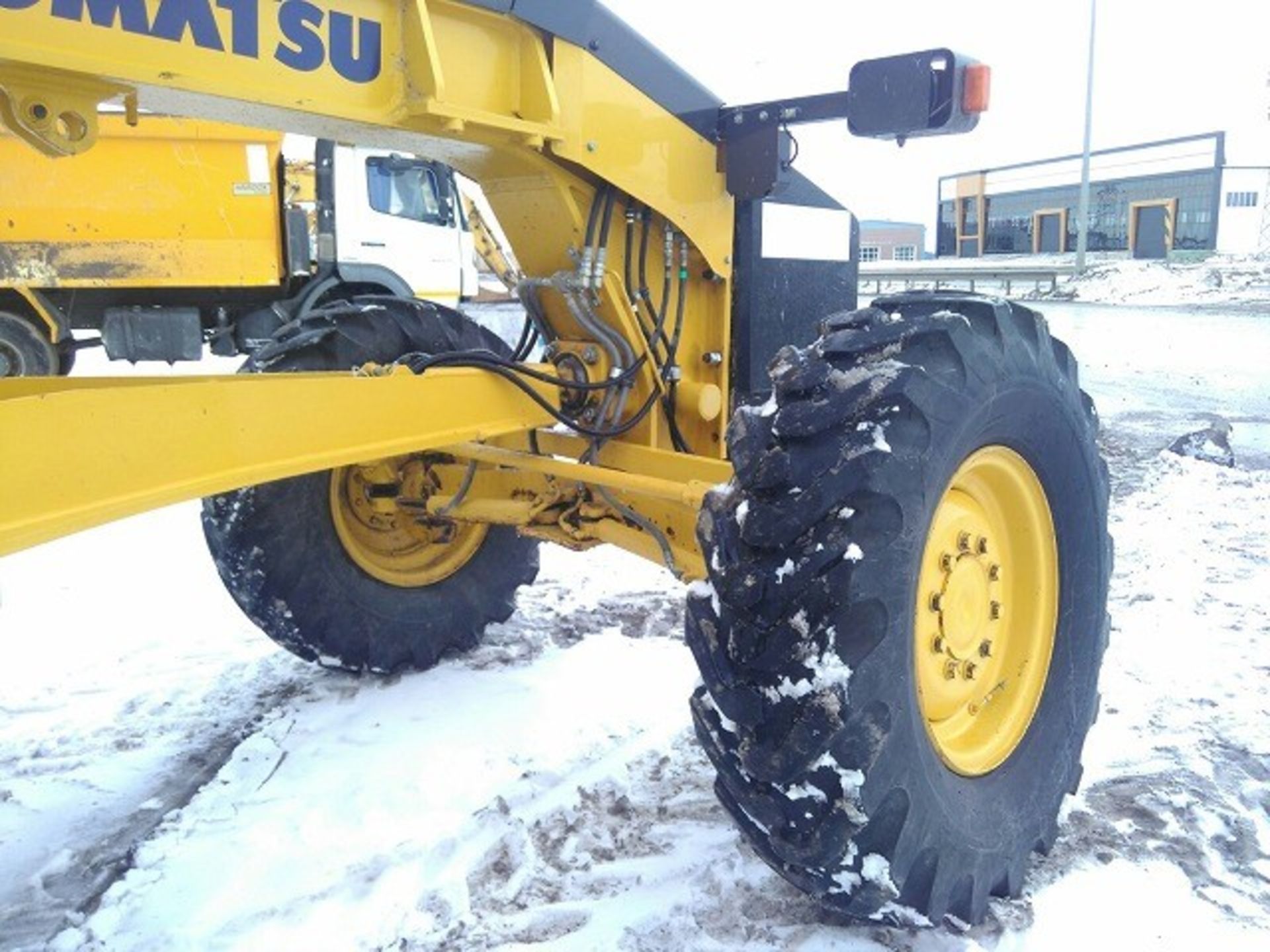 Komatsu GD555-5 Motor Grader - Image 8 of 30