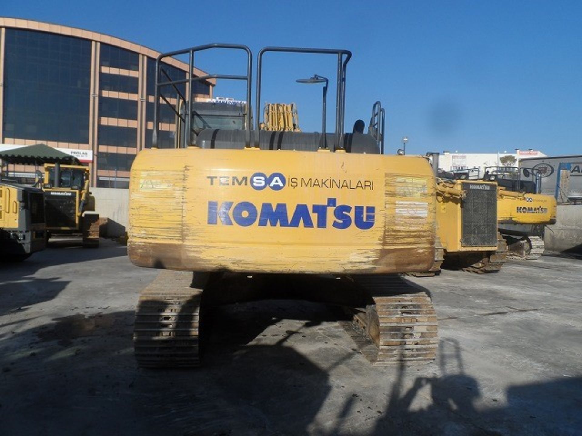 Komatsu PC220-8 Tracked Excavator - Image 5 of 34