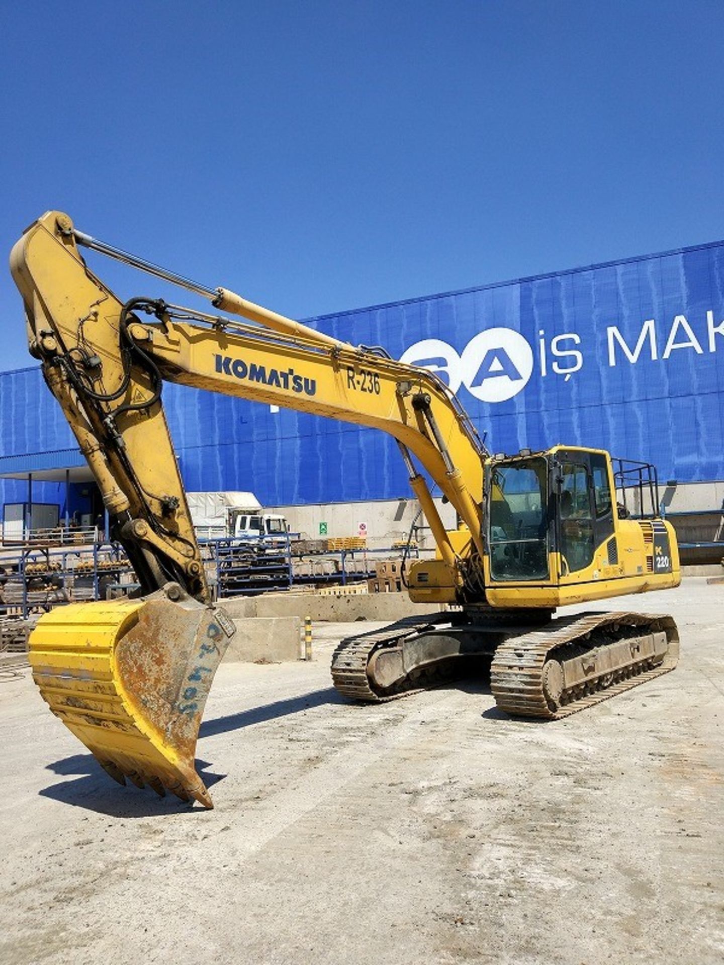 Komatsu PC220-9 Tracked Excavator - Image 2 of 10