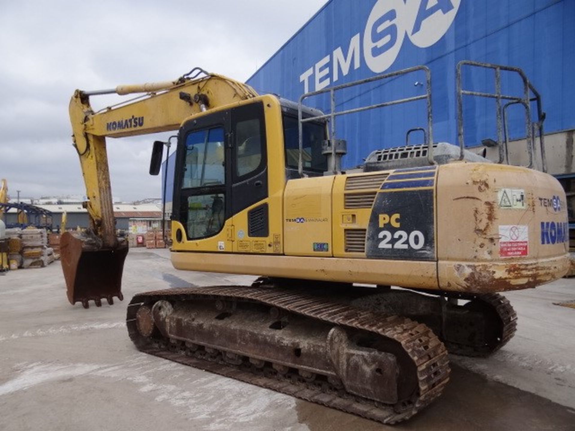 Komatsu PC220-8 Tracked Excavator