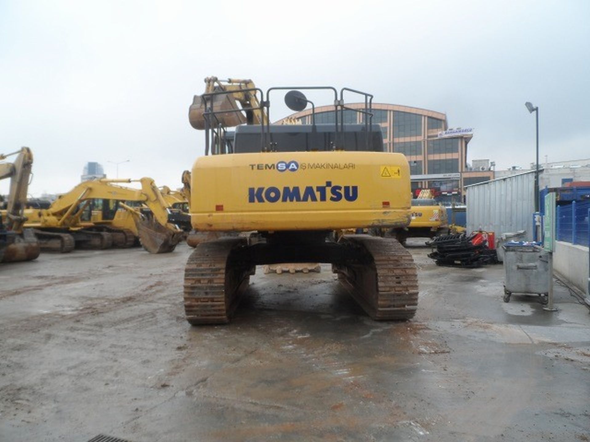 Komatsu PC550LC-8 Tracked Excavator - Image 7 of 36