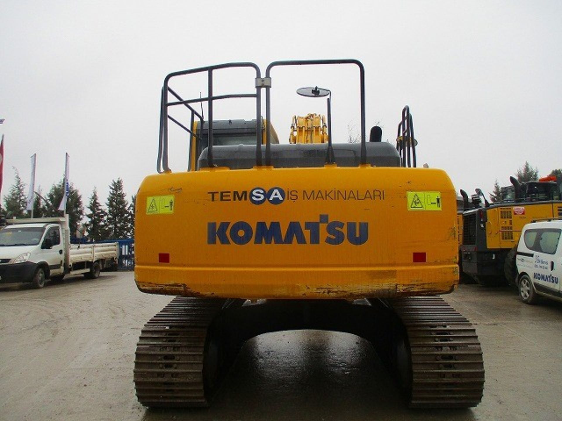 Komatsu PC200LC-8 Tracked Excavator - Image 7 of 24