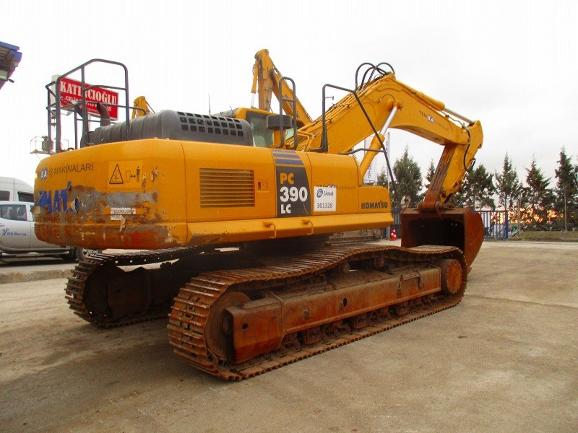 Komatsu PC390:C-8MO Tracked Excavator