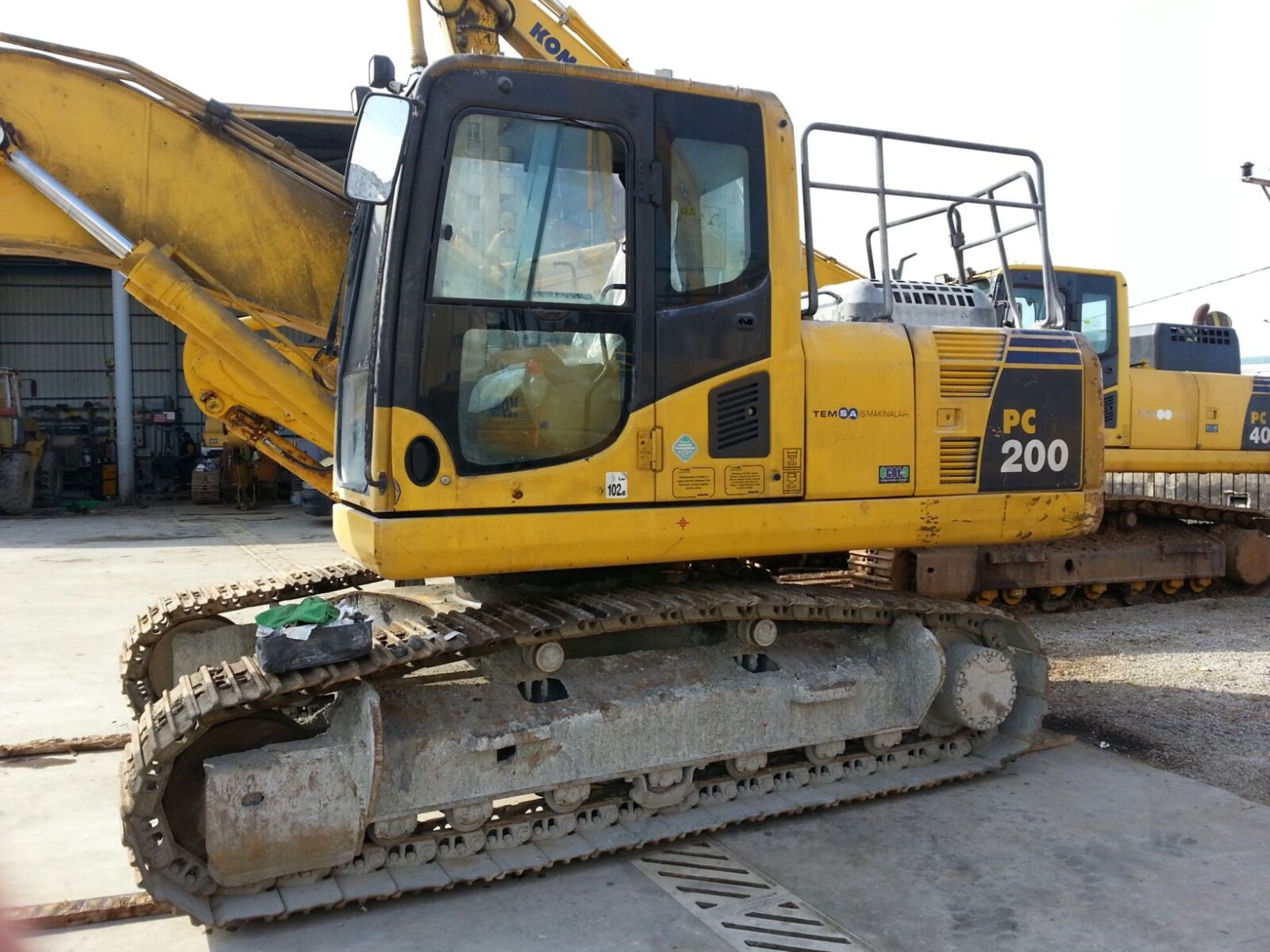 Komatsu PC200-8 Tracked Excavator