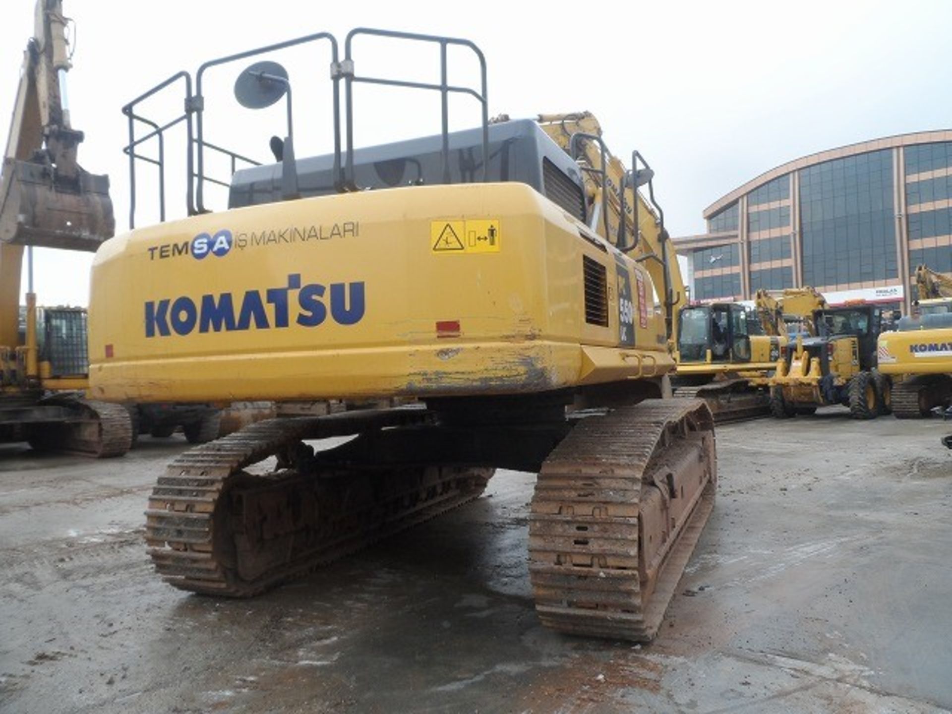 Komatsu PC550LC-8 Tracked Excavator - Image 8 of 36