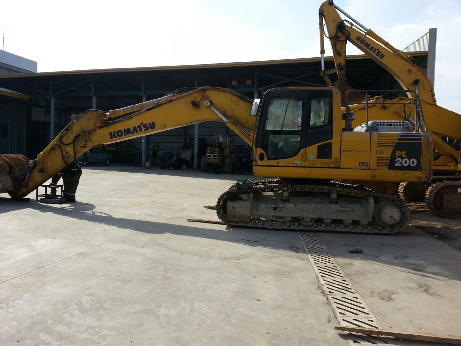 Komatsu PC200-8 Tracked Excavator - Image 3 of 10