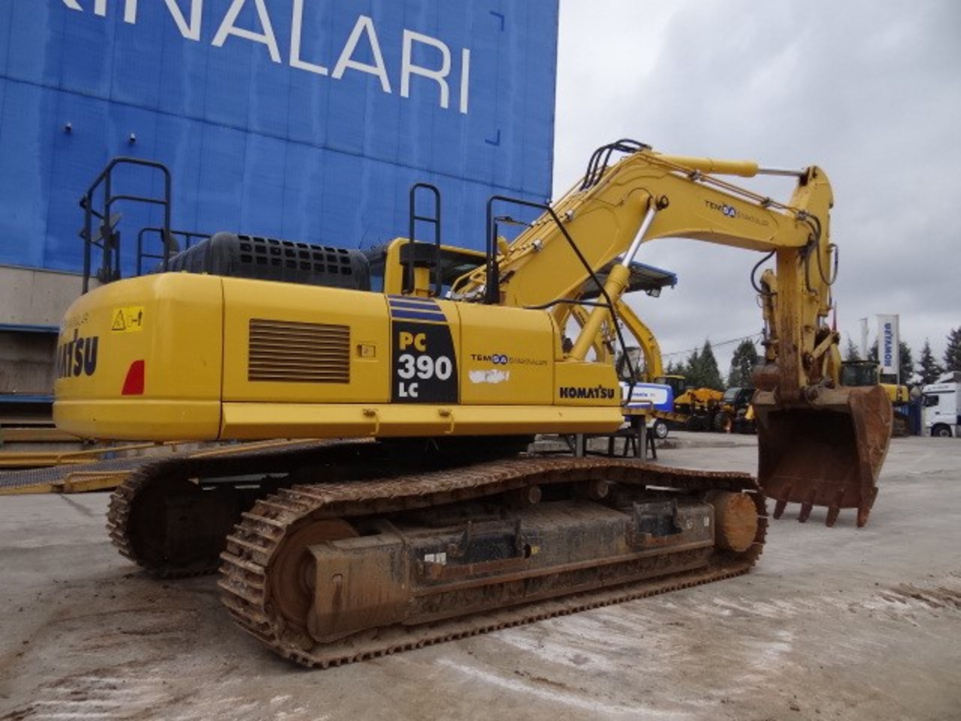 Komatsu PC390LC-8MO Tracked Excavator