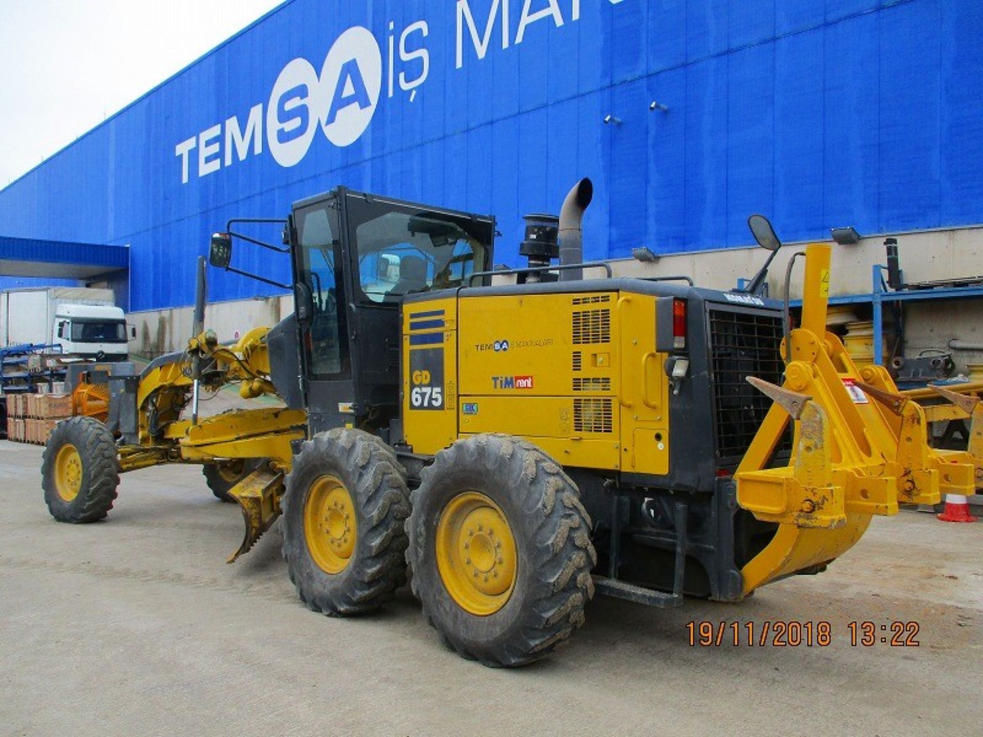 Komatsu GD675-5 Motor Grader - Image 2 of 10