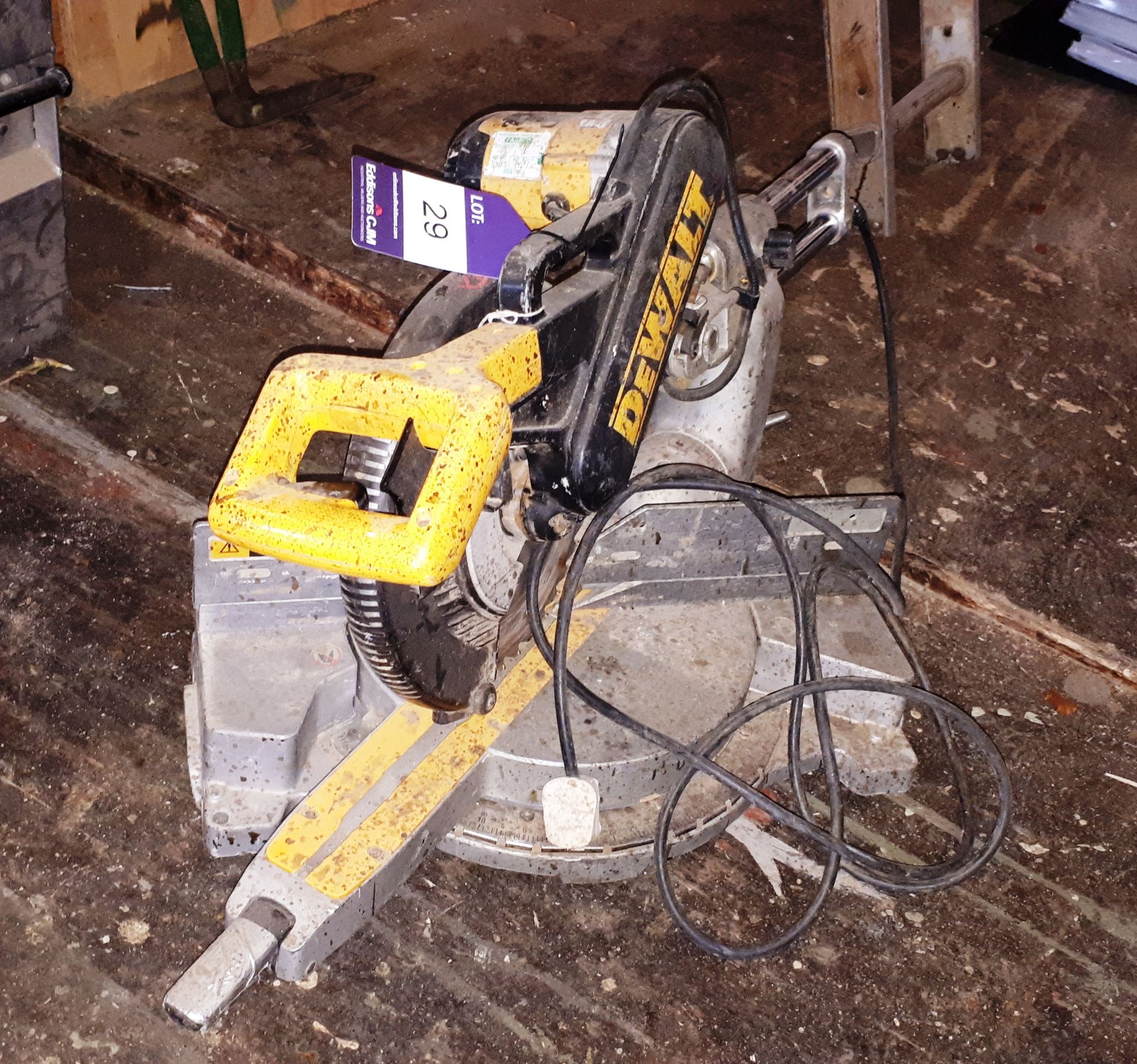 Dewalt DW708-GB circular saw