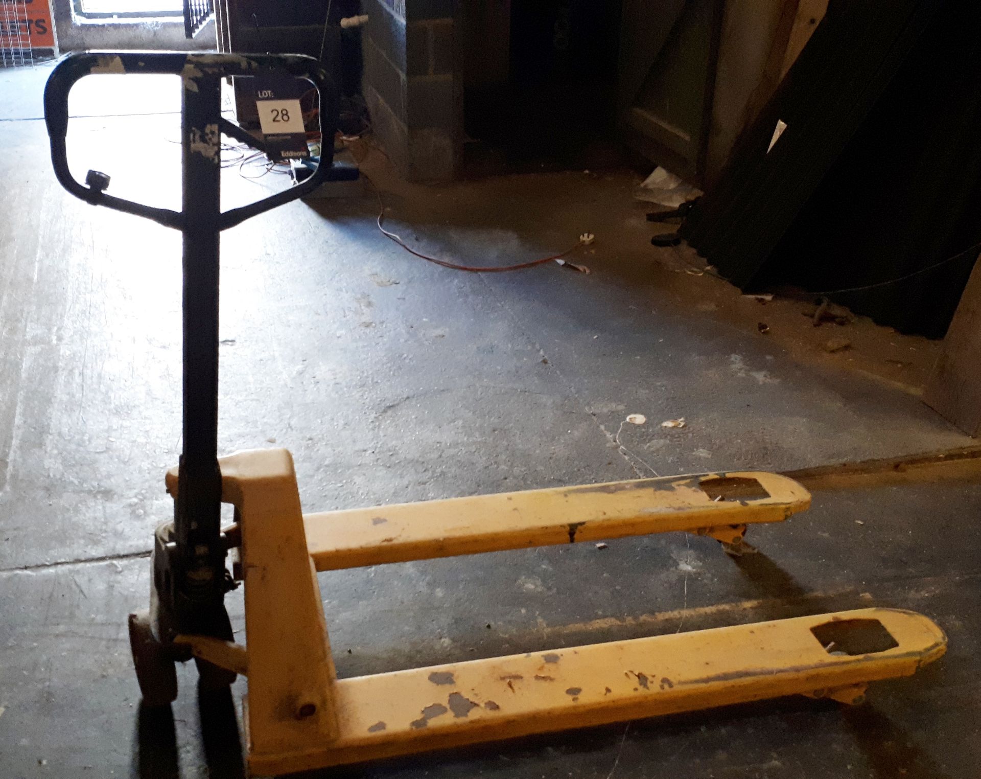 Unbadged hand hydraulic pallet truck