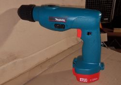 Makita 8411D Cordless drill 12 volt. 2.0 A/H unused battery. Unused