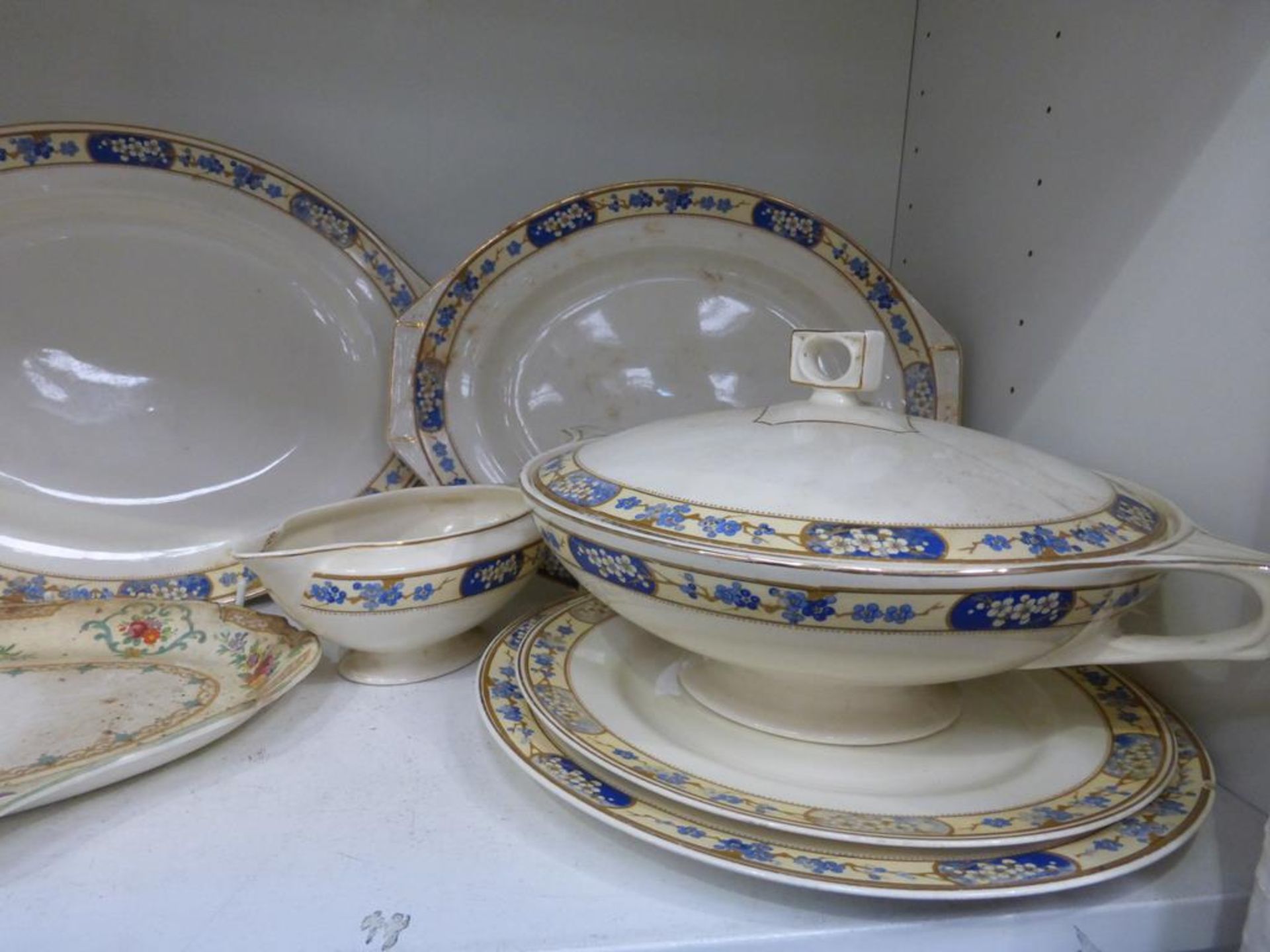 Meakin Dinnerware, Oriental Puzzle Box, Royalty Commemorative Mugs etc. (est £20-£30) - Image 3 of 6
