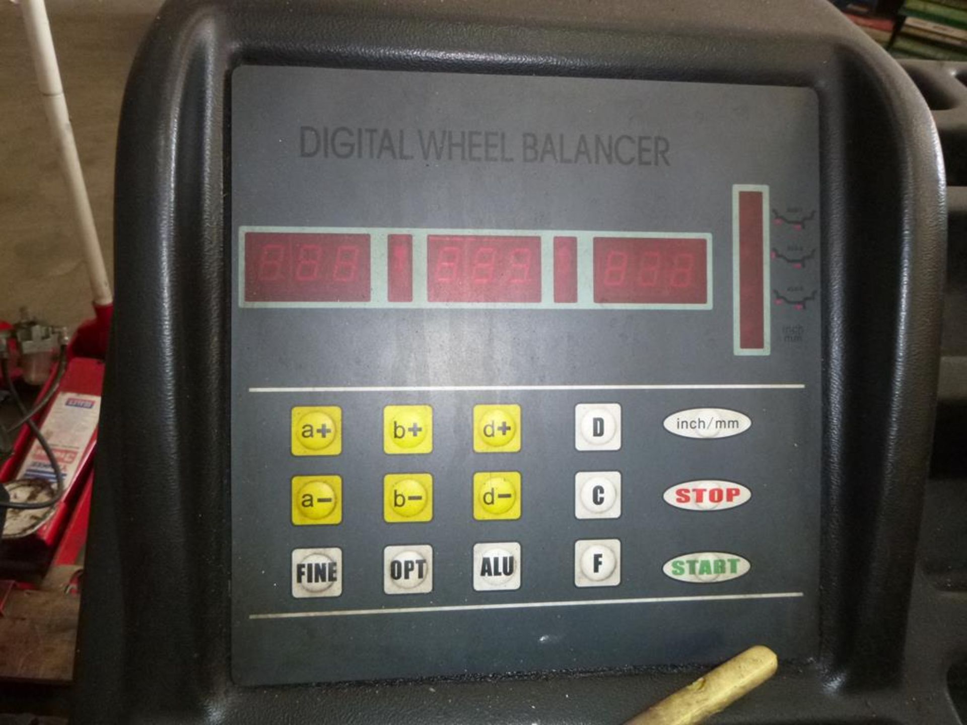 * A Eurotek Super Spin Digital Wheel Balancer 240V. Please note there ...