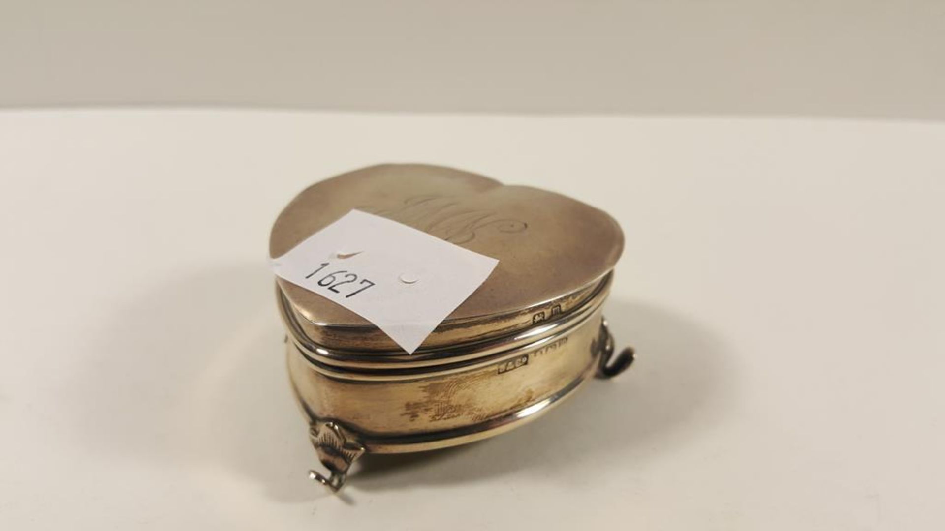 Two Small Silver Boxes, one stamped E.S.R (Birmingham 1925/26) (105g) and lined with yellow interior - Image 4 of 5