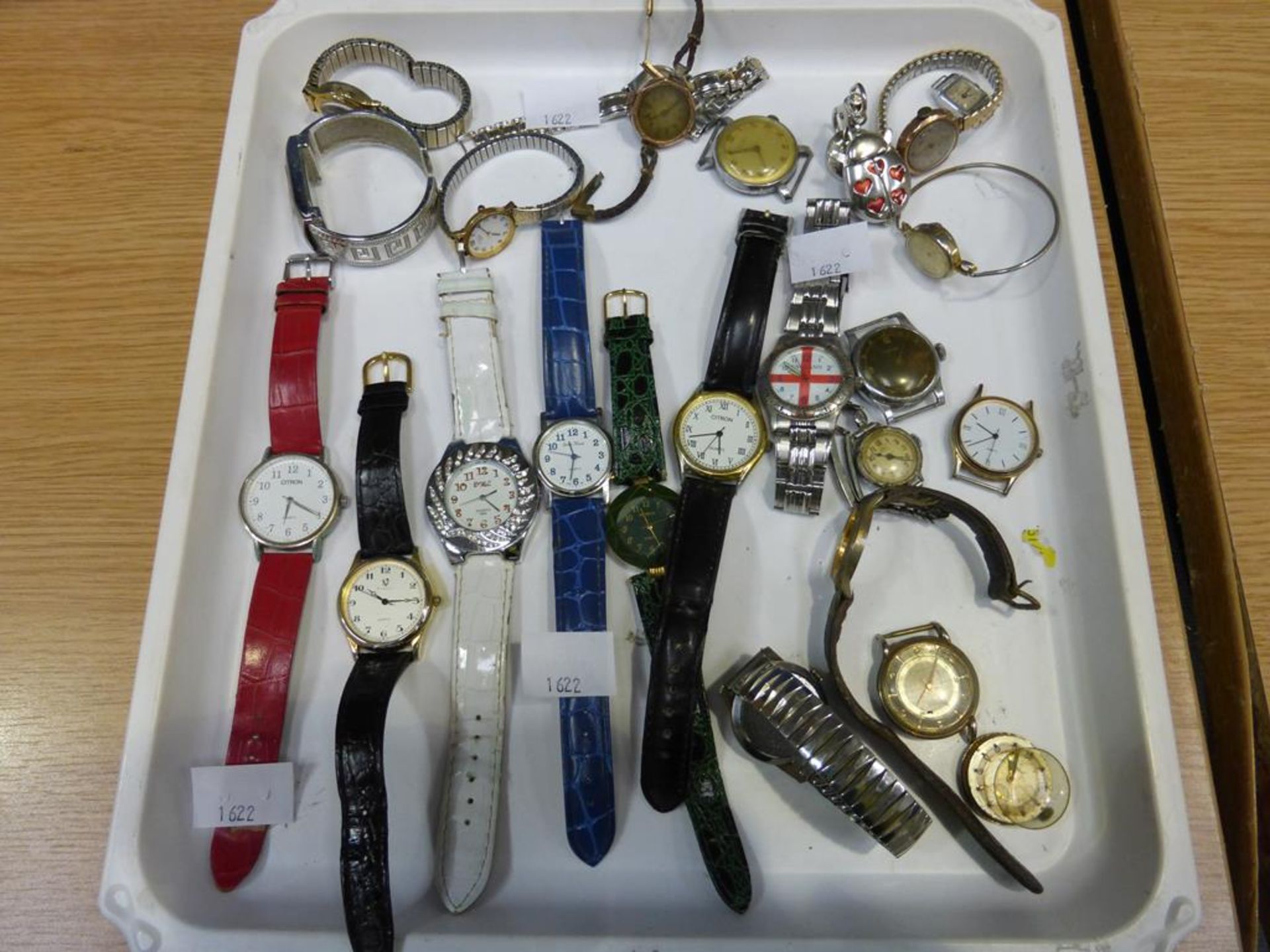A selection of assorted Wristwatches with straps and bracelets, including two 9ct Gold Watches (