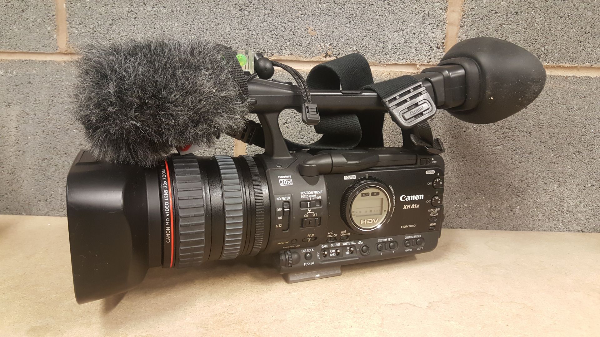 A Canon XHA1s HPV 1080i 3CCD HD Video Camera Recorder with consumables including 4 x batteries, 2 - Image 3 of 14