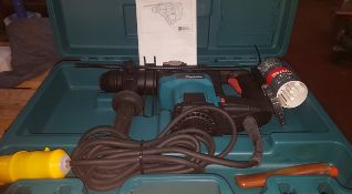 Makita HR 3000C Rotary hammer drill 110 volt 850 watt. Unused