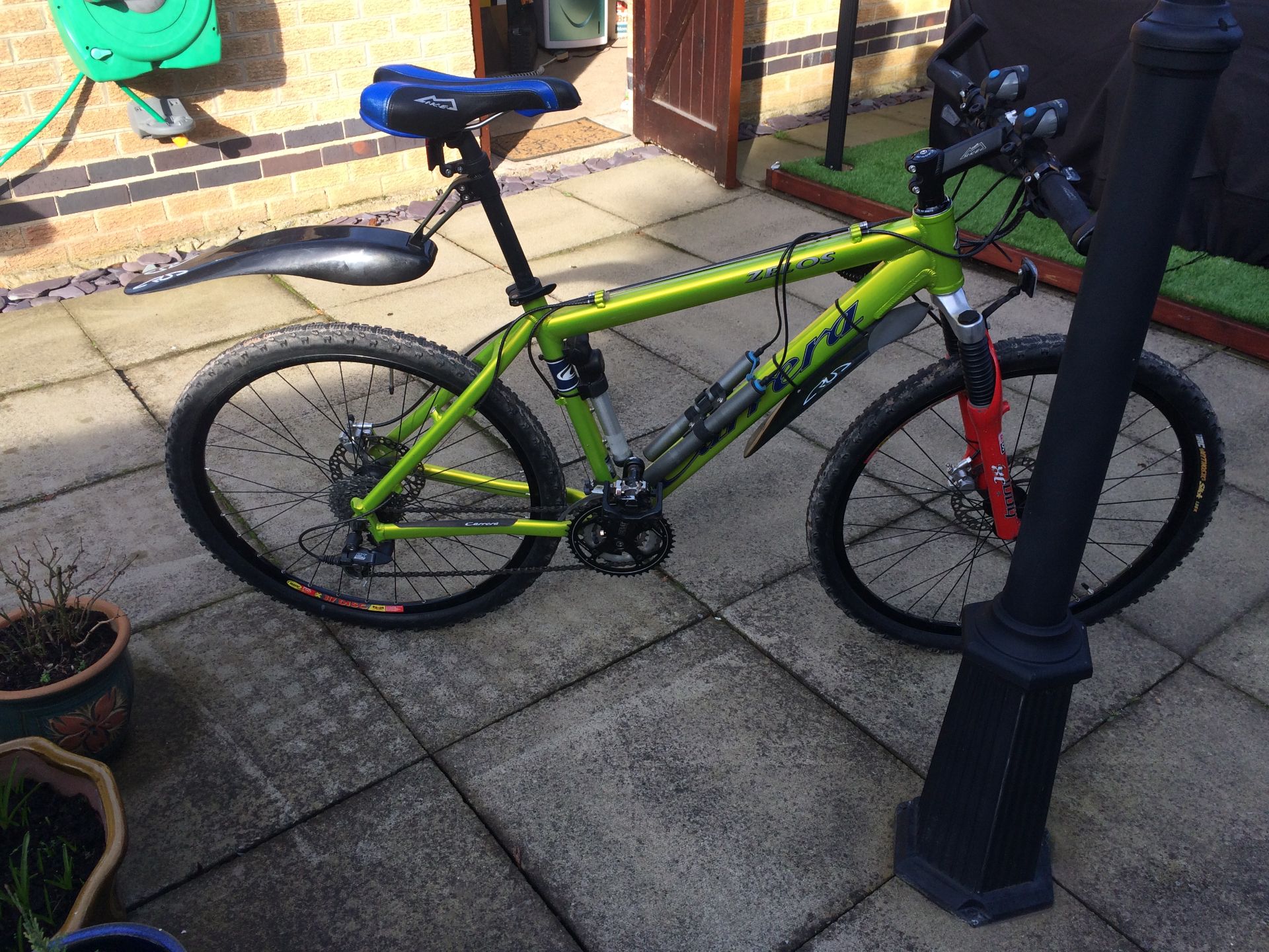 Carrera fully loaded mountain bike costing new £870.00 plus extras. This bike is in fully working - Image 2 of 3