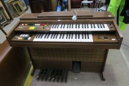 A Yamaha Electone Organ Model B-35 serial No 19294 in working order (est £40-£80)