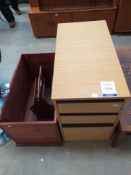 An Oak effect Office Filing Chest of Three Drawers (est £20-£40)