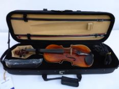 * A Stentor Elysia 4/4 Handcrafted Violin in tailored hard case with bow and new Resonance